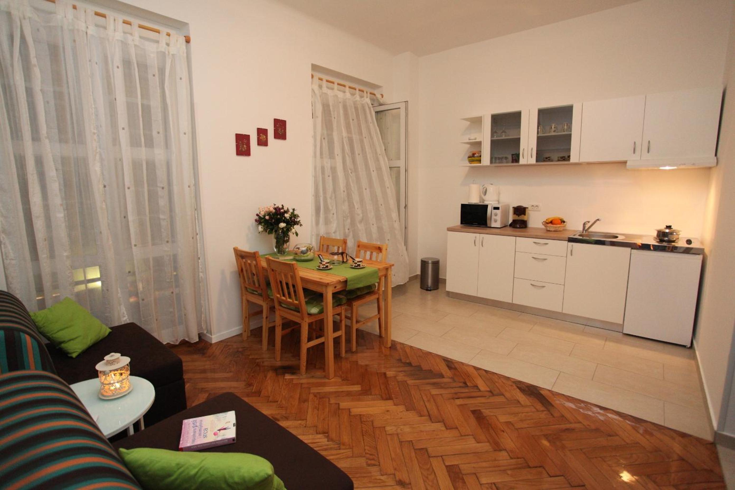One-Bedroom Apartment with Balcony - Photo 47