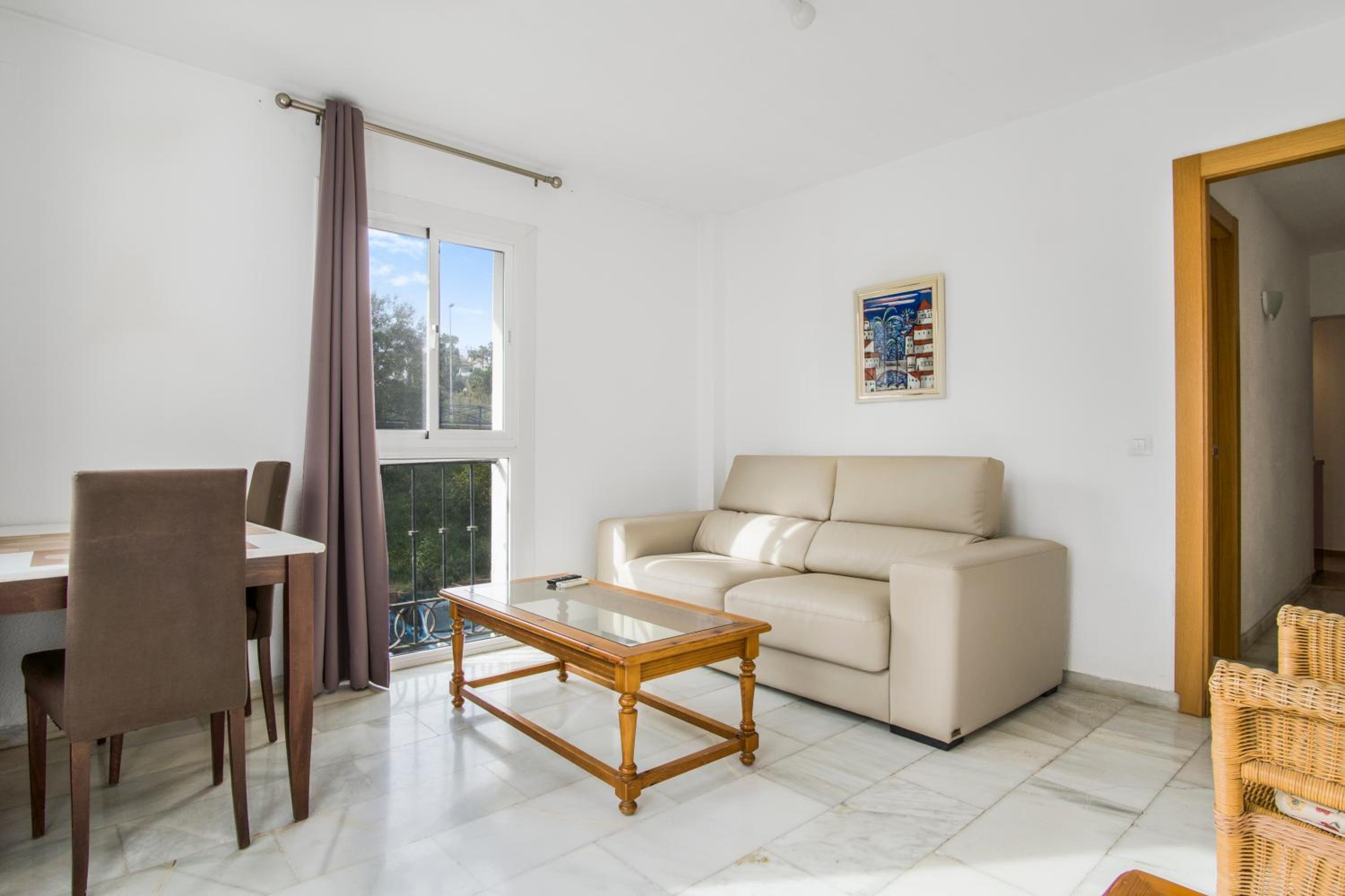 Apartamento con Balcón