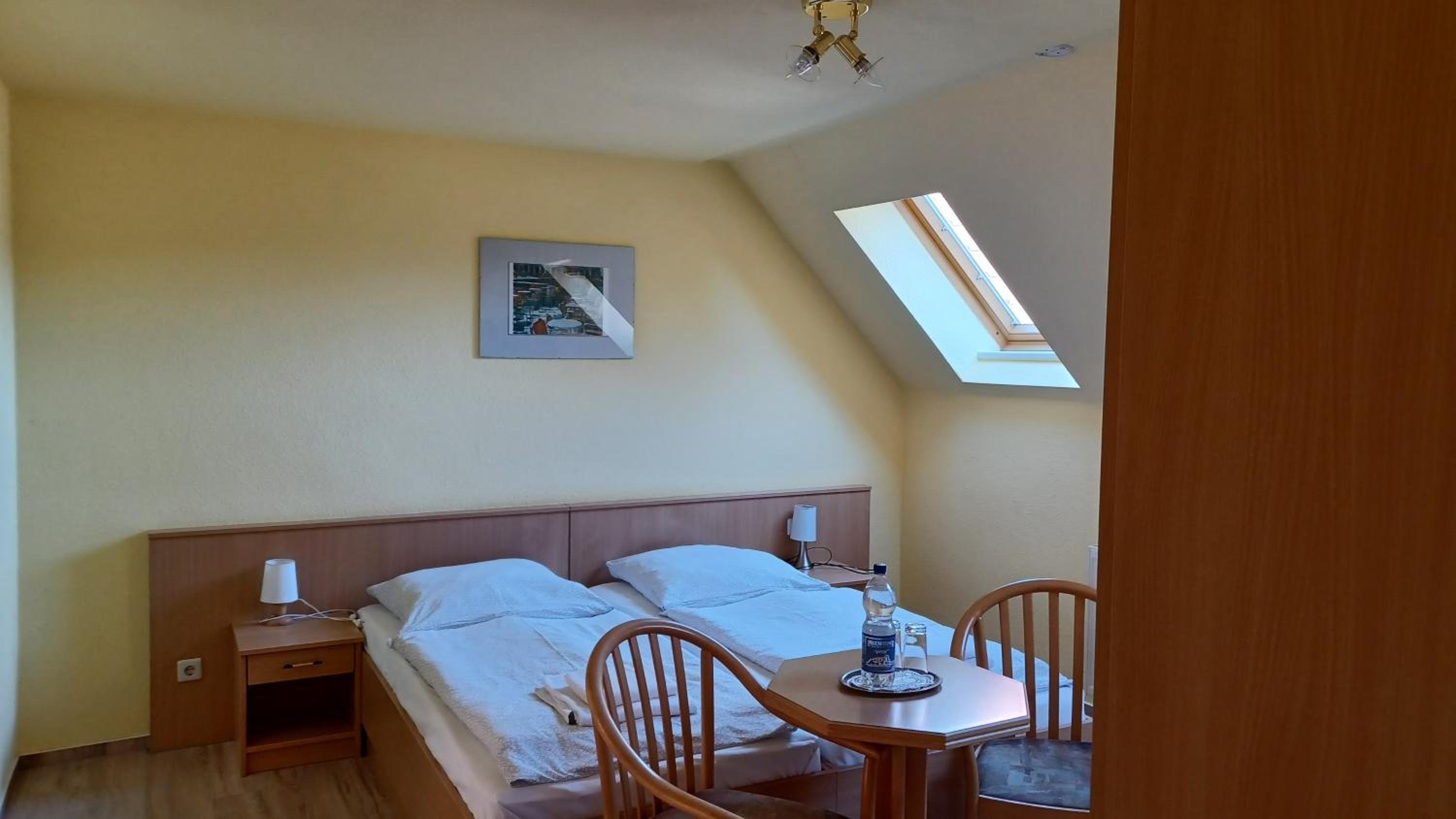 Double Room - Photo 2