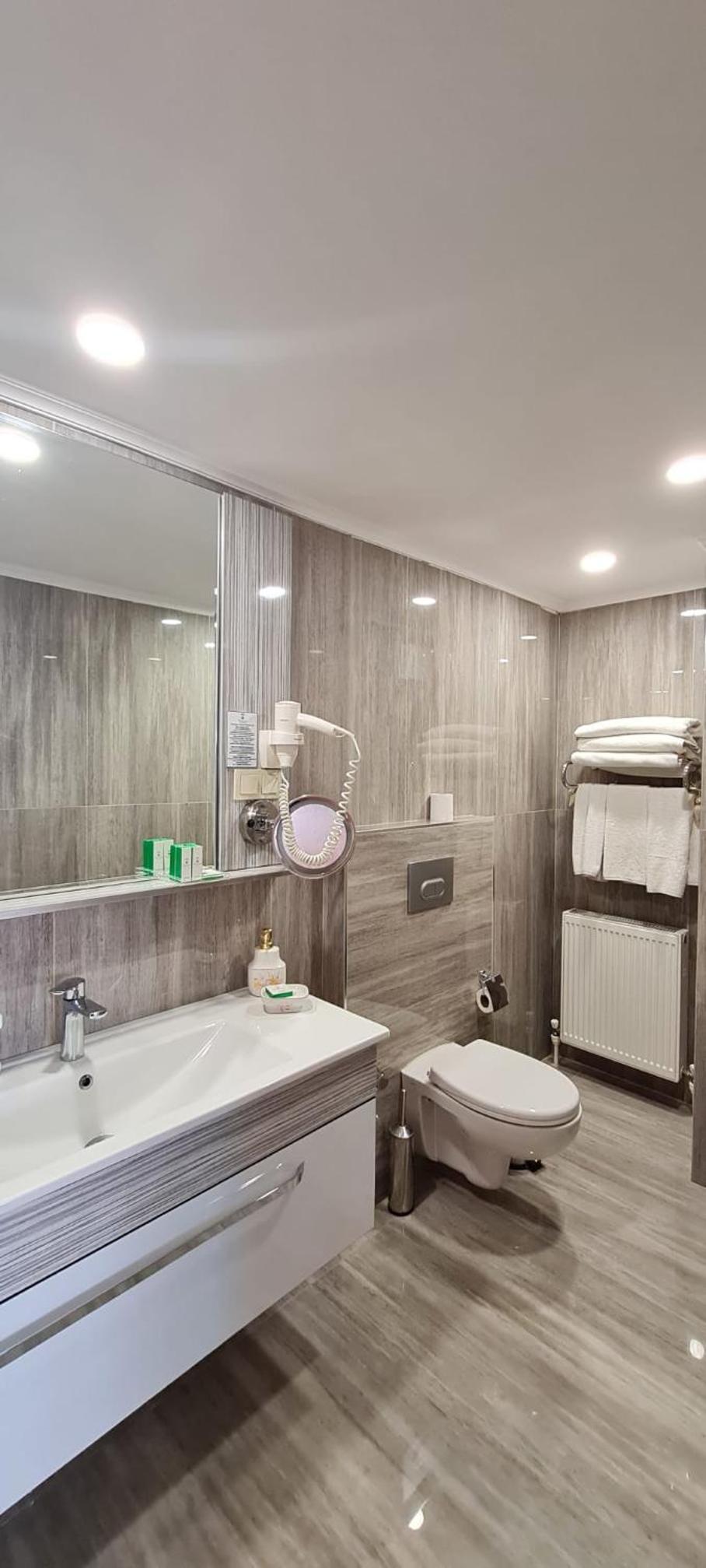 King Suite with Sea View photo 2