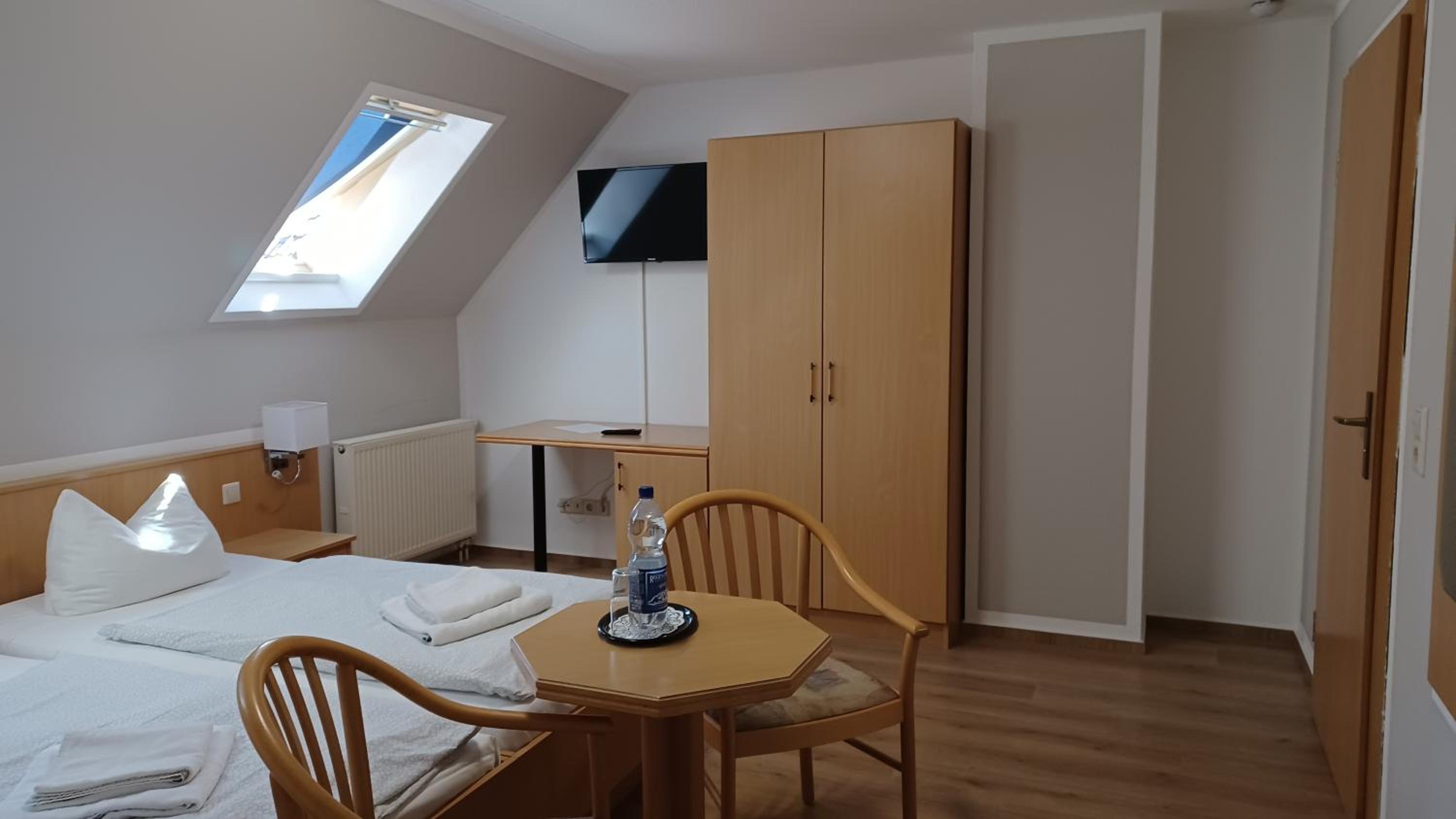 Double Room - Photo 9