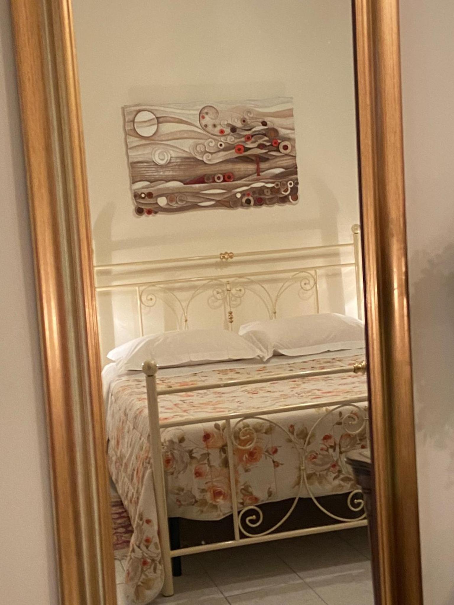 Large Double Room - Photo 7