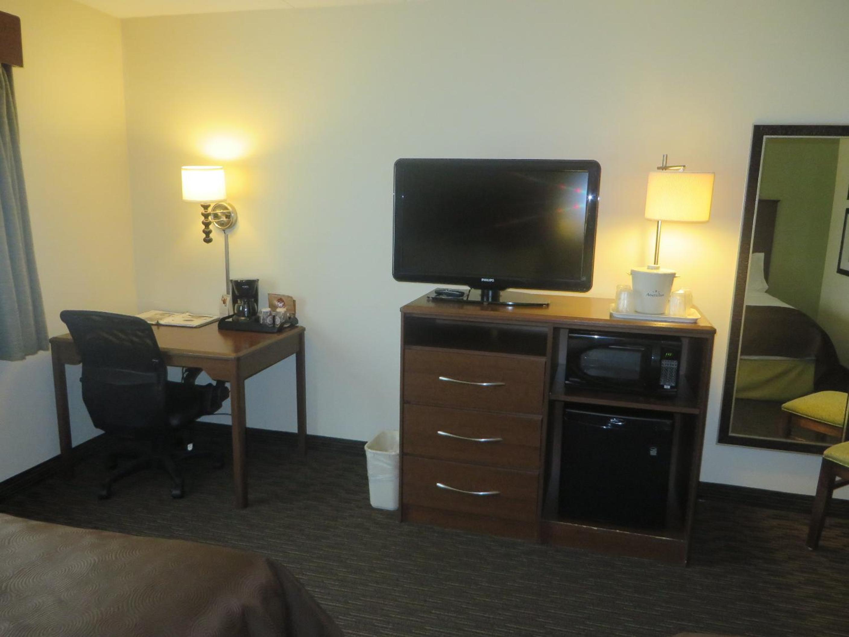 King Room - Non-Smoking photo 1
