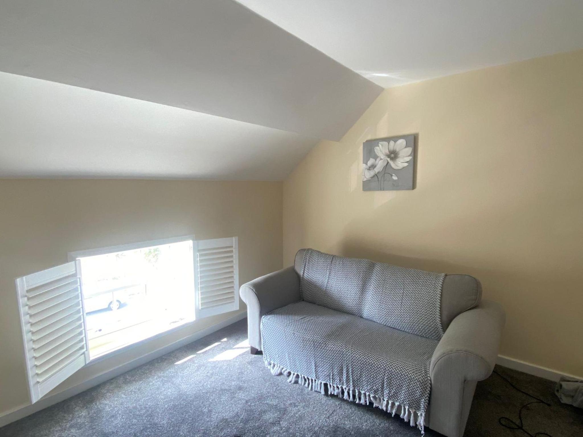 One-Bedroom Apartment - Photo 1