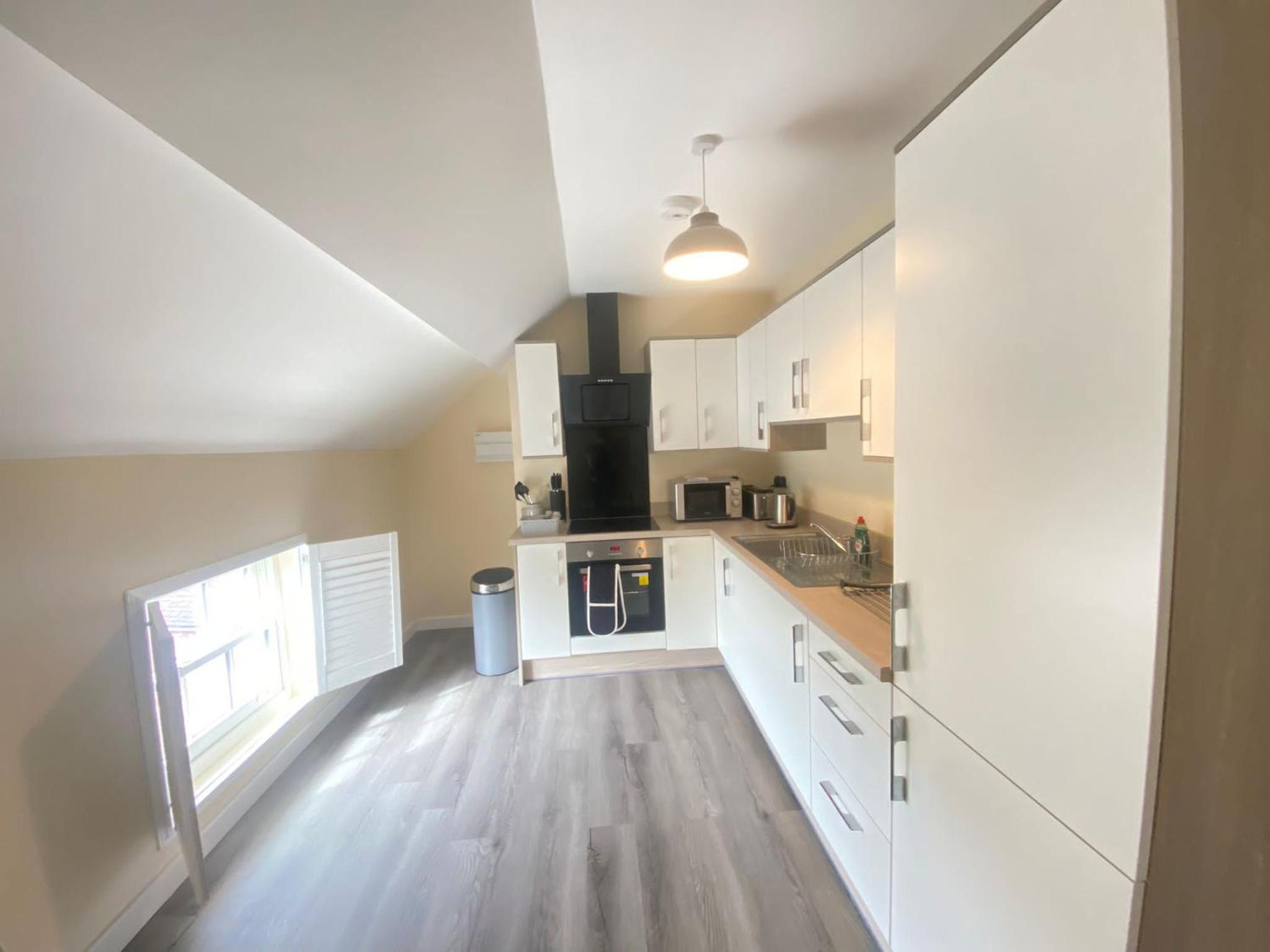 One-Bedroom Apartment - Photo 3