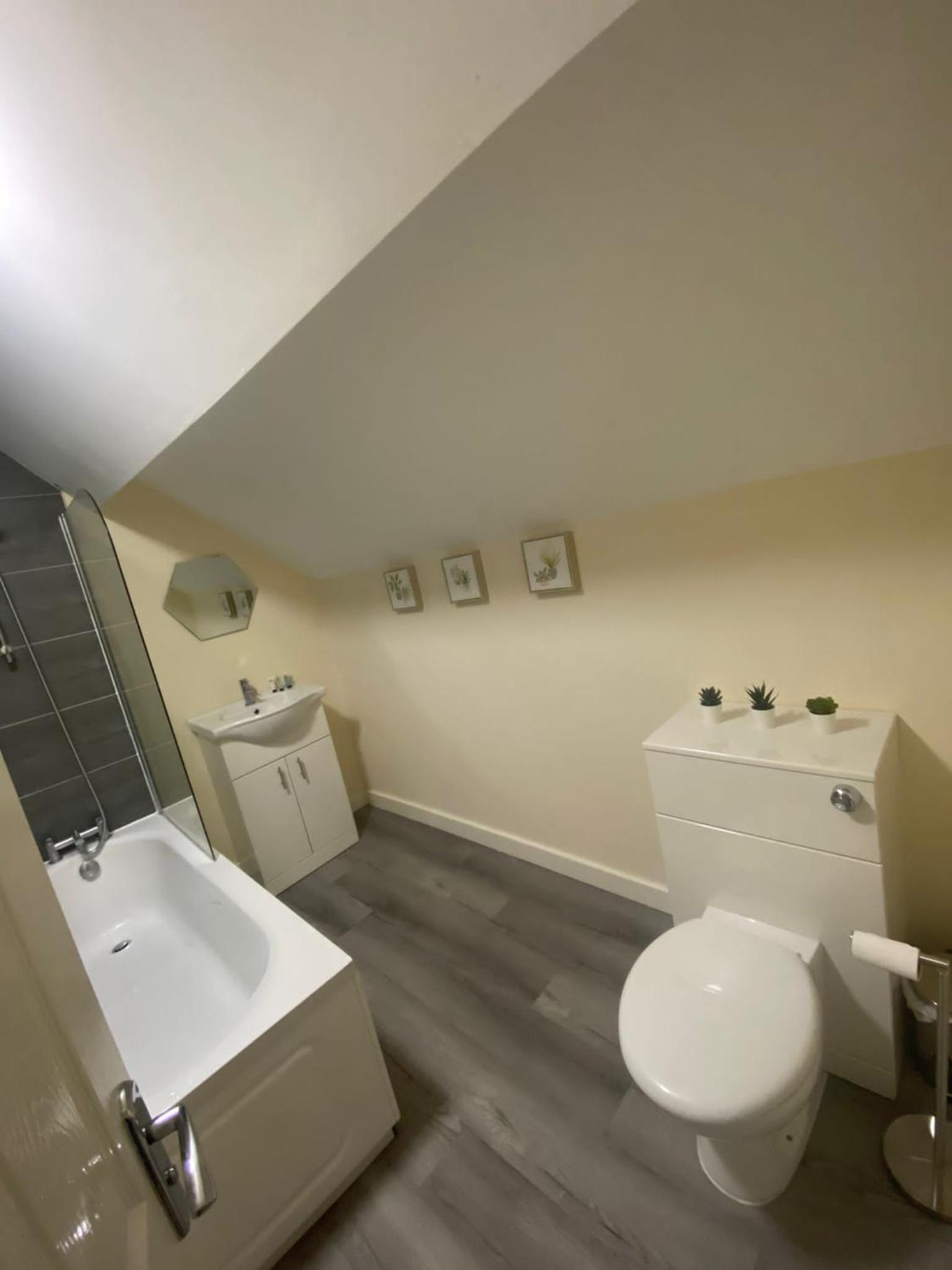 One-Bedroom Apartment - Photo 20
