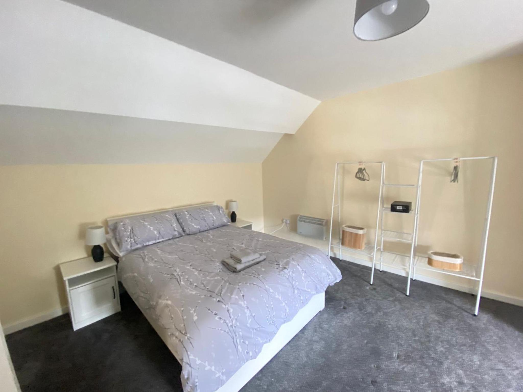 One-Bedroom Apartment - Photo 22