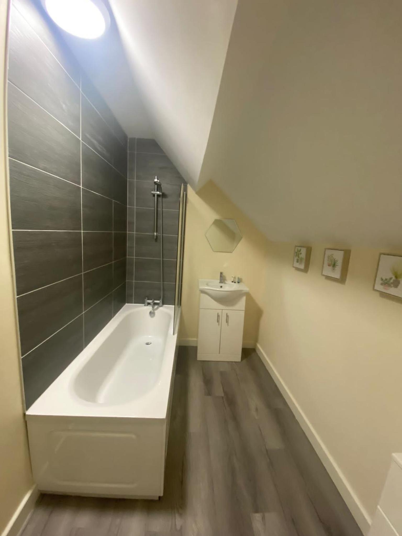 One-Bedroom Apartment - Photo 4
