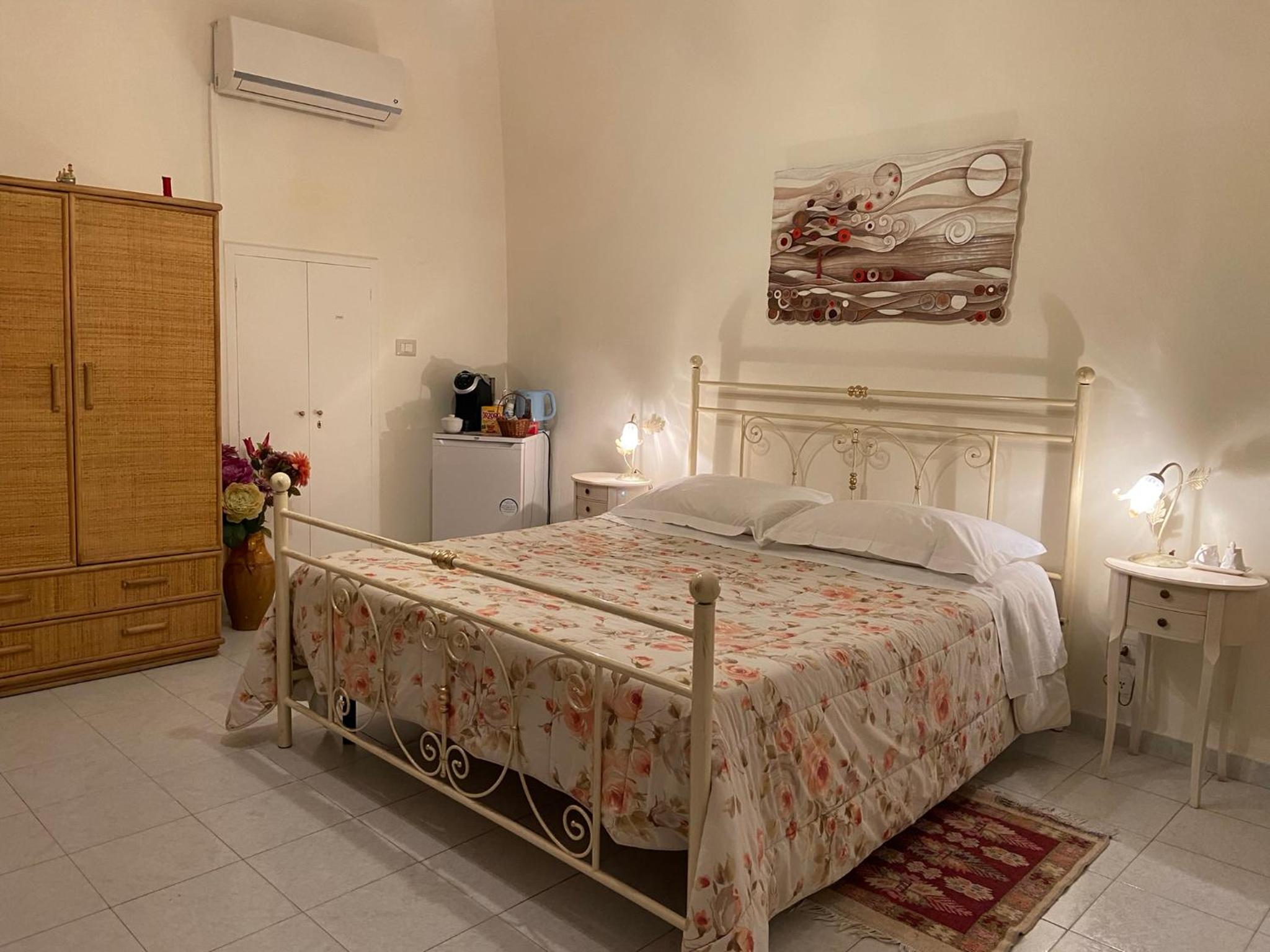 Large Double Room - Photo 13