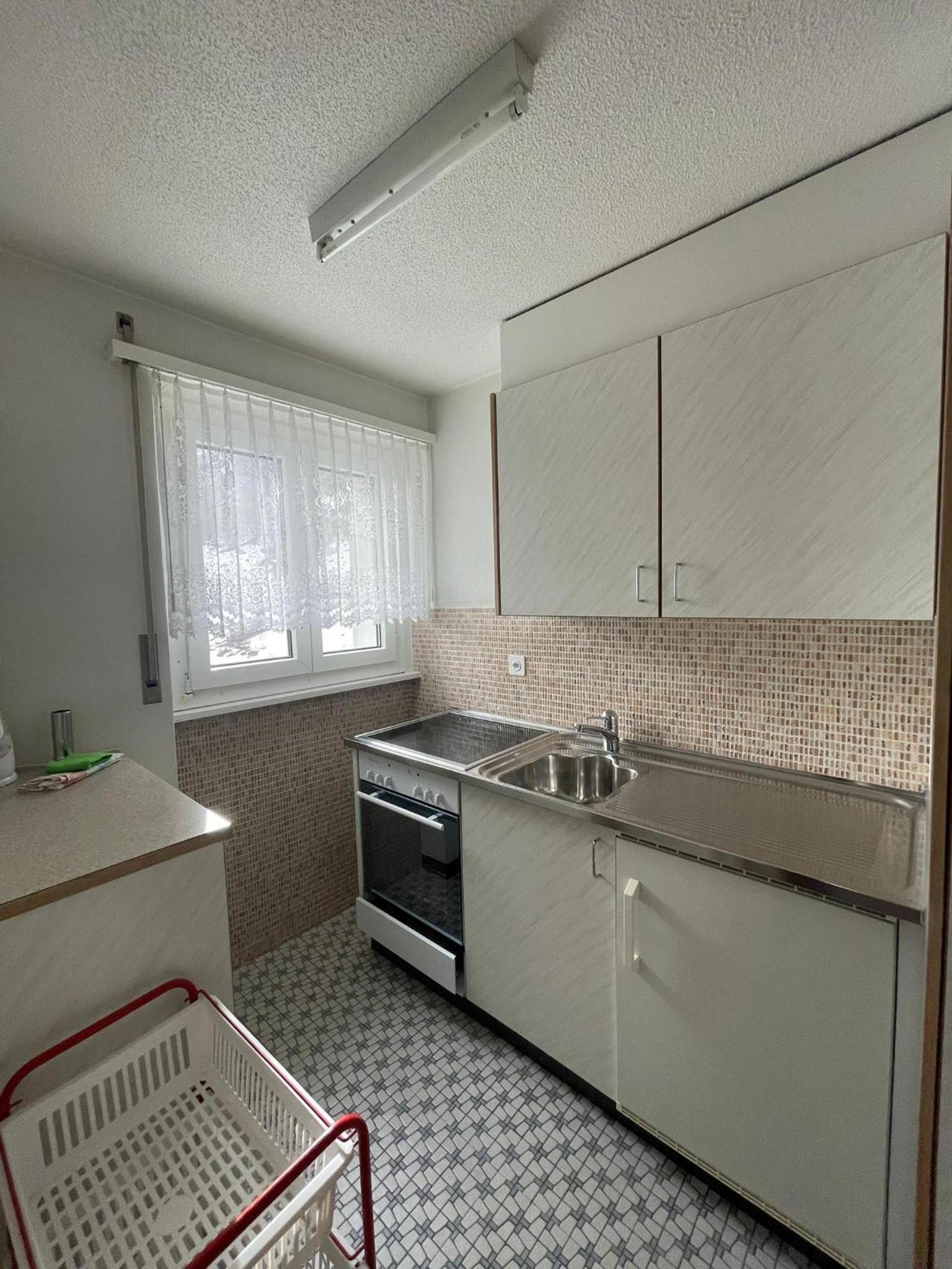 Apartment with Balcony - Photo 5