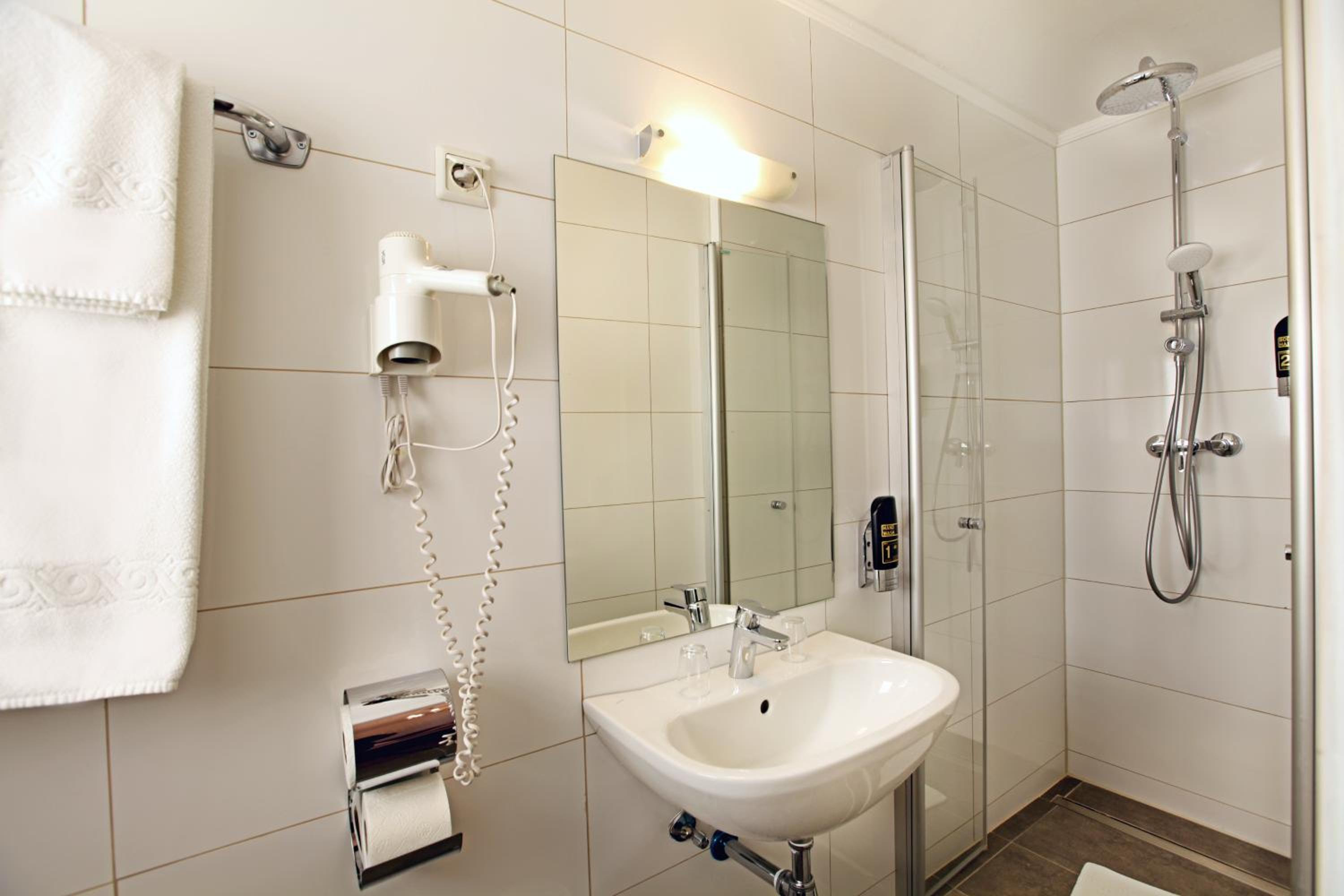 Large Single Room