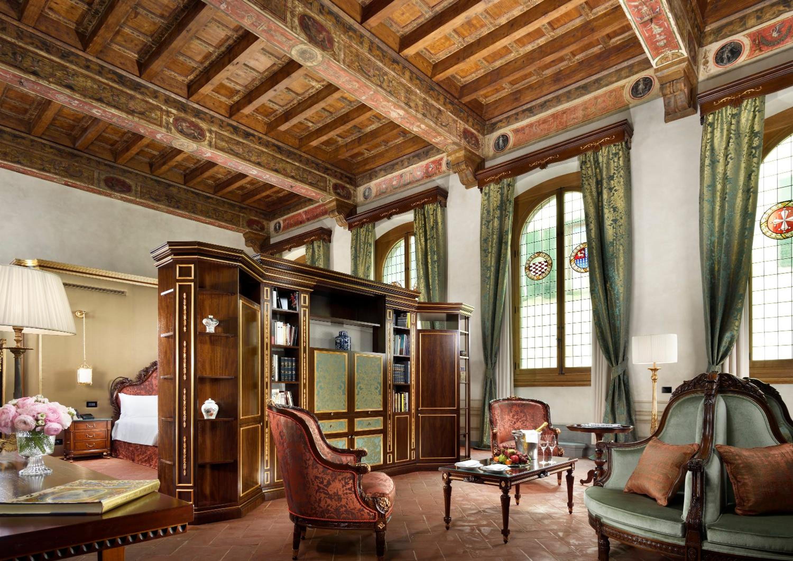Queen Suite photo 1