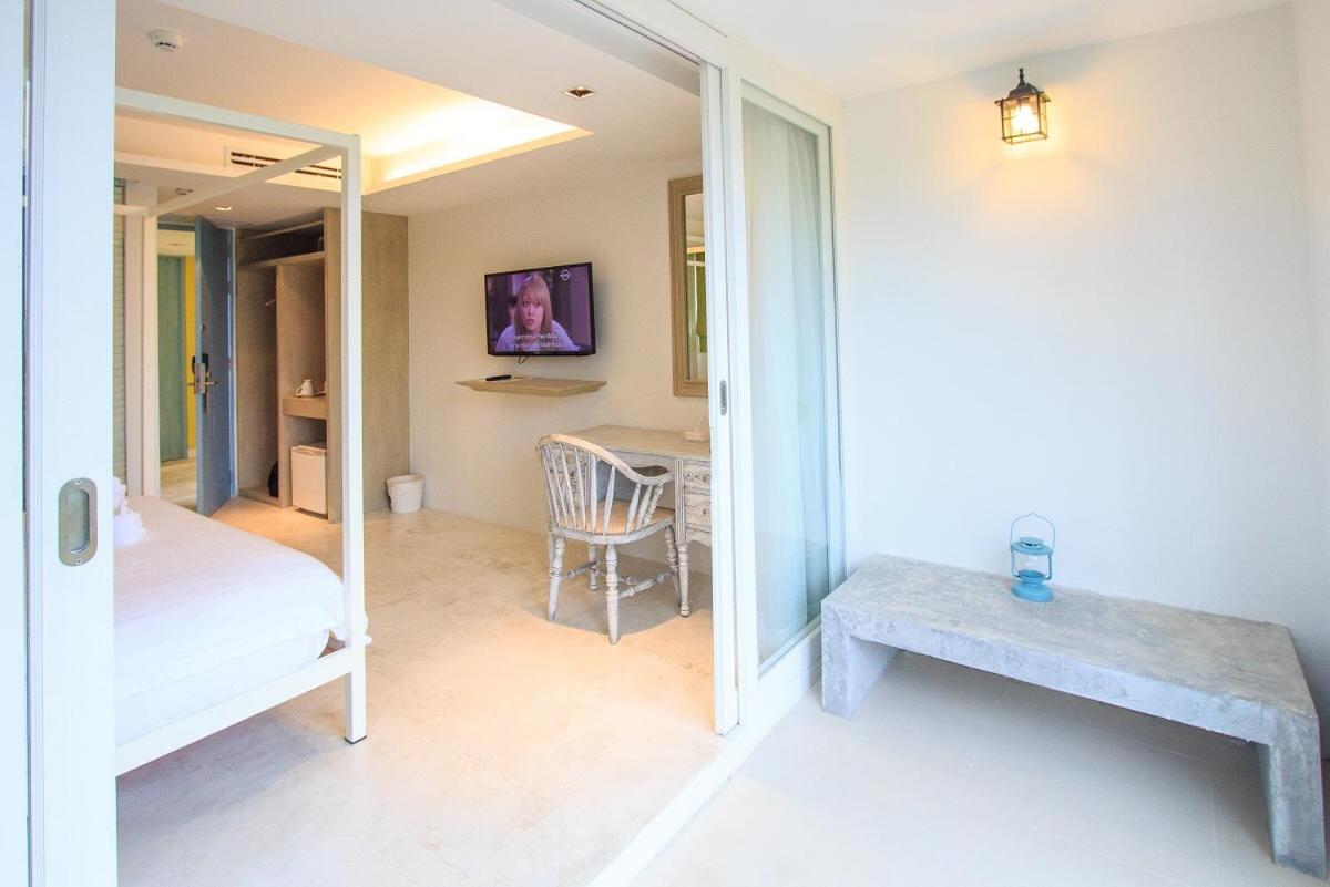Standard Double Room with Seaside