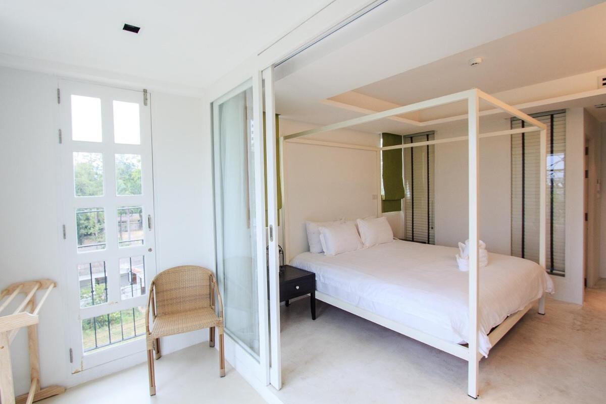 Standard Double Room with Garden View