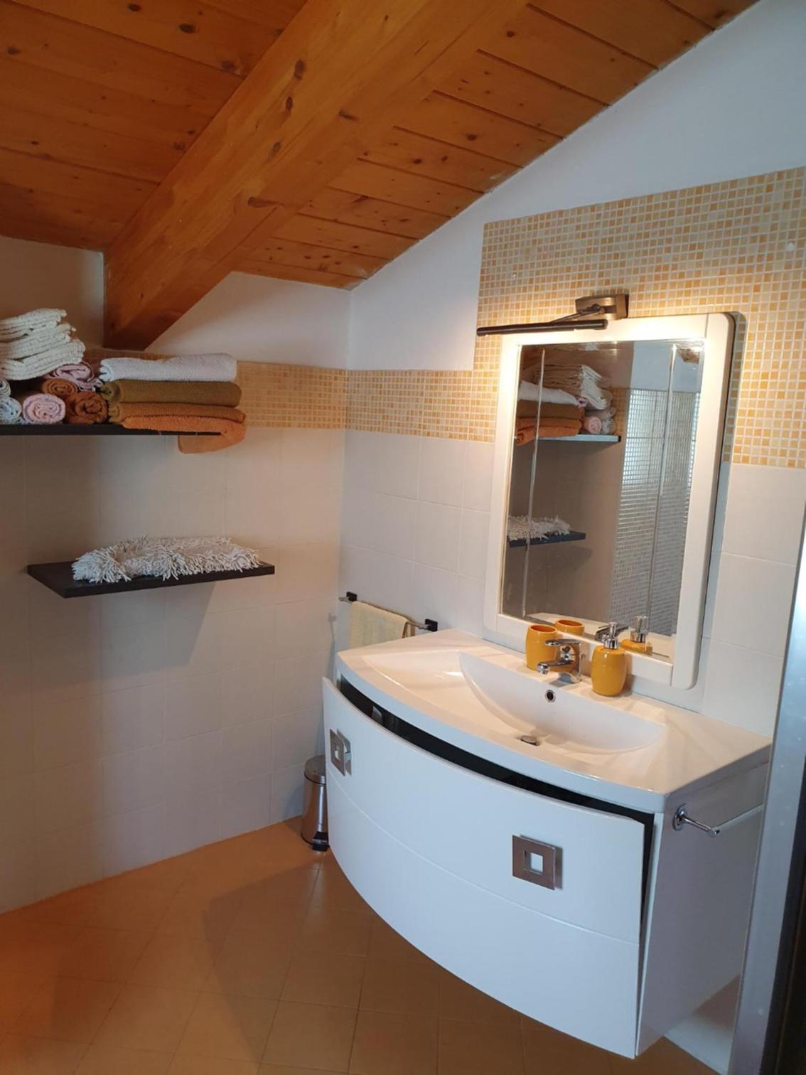 Deluxe Double Room with Balcony and Sea View photo 2