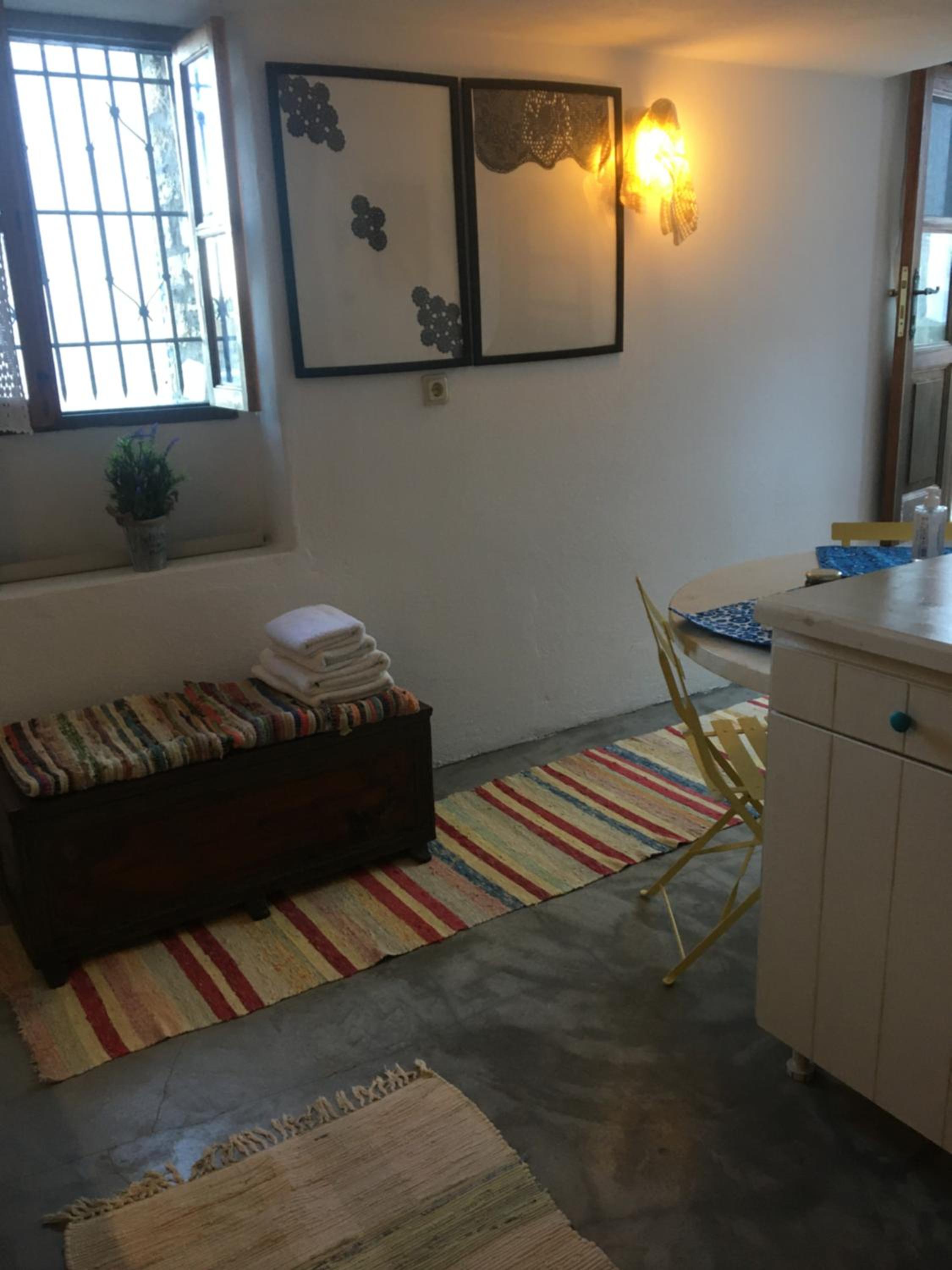 One-Bedroom House photo 1