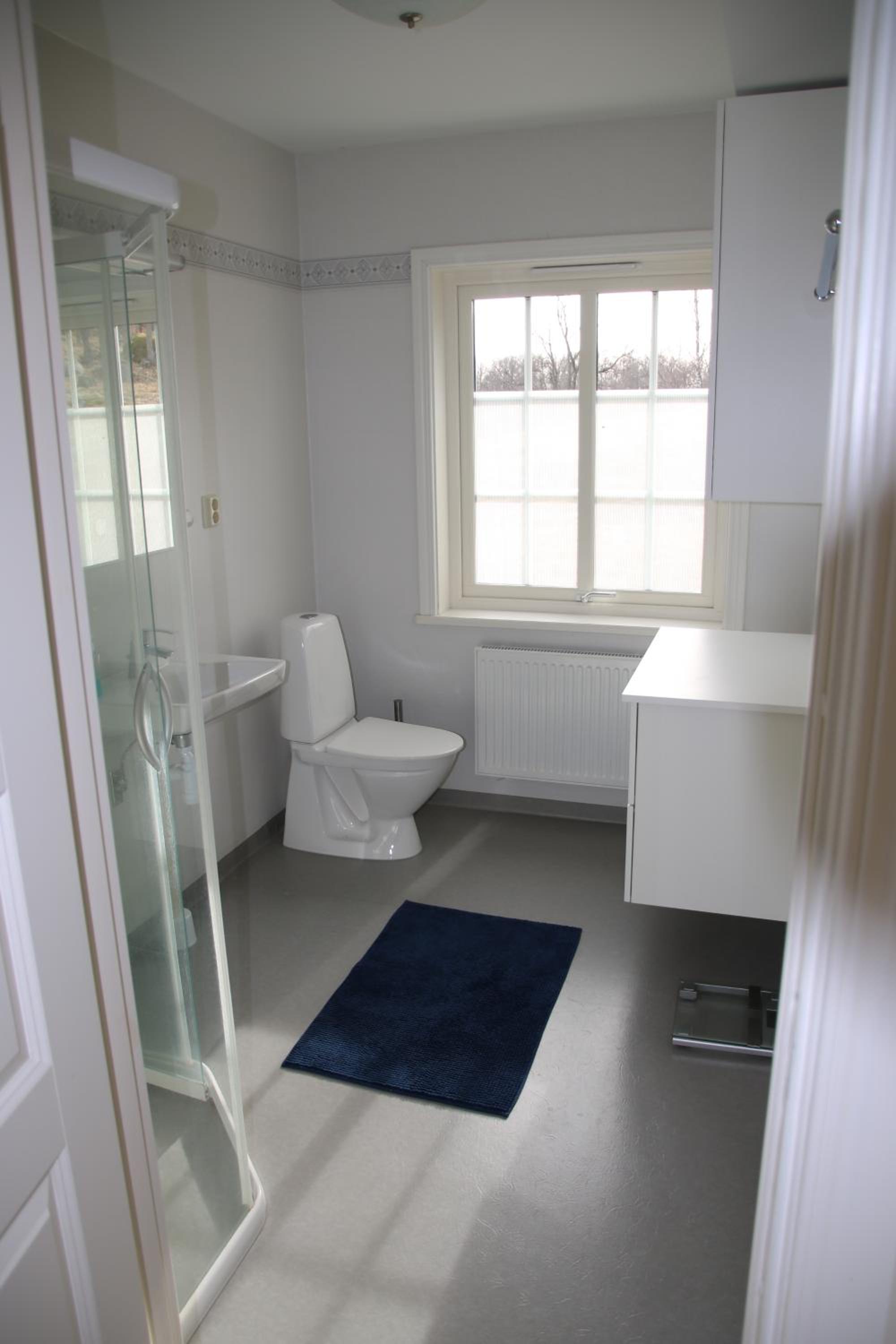 Double or Twin Room with Private Bathroom - Photo 3
