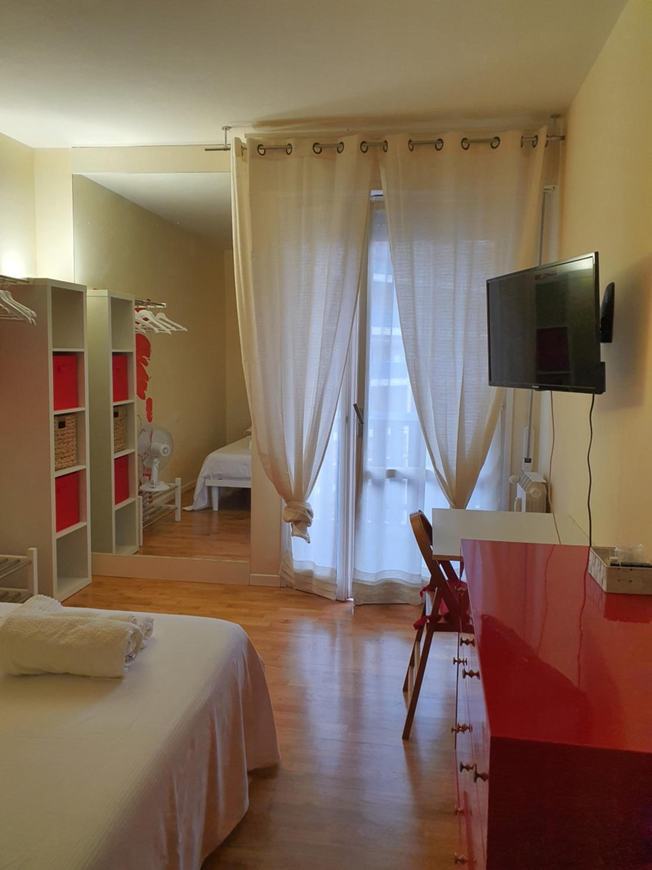 Double Room with Private External Bathroom - Photo 1