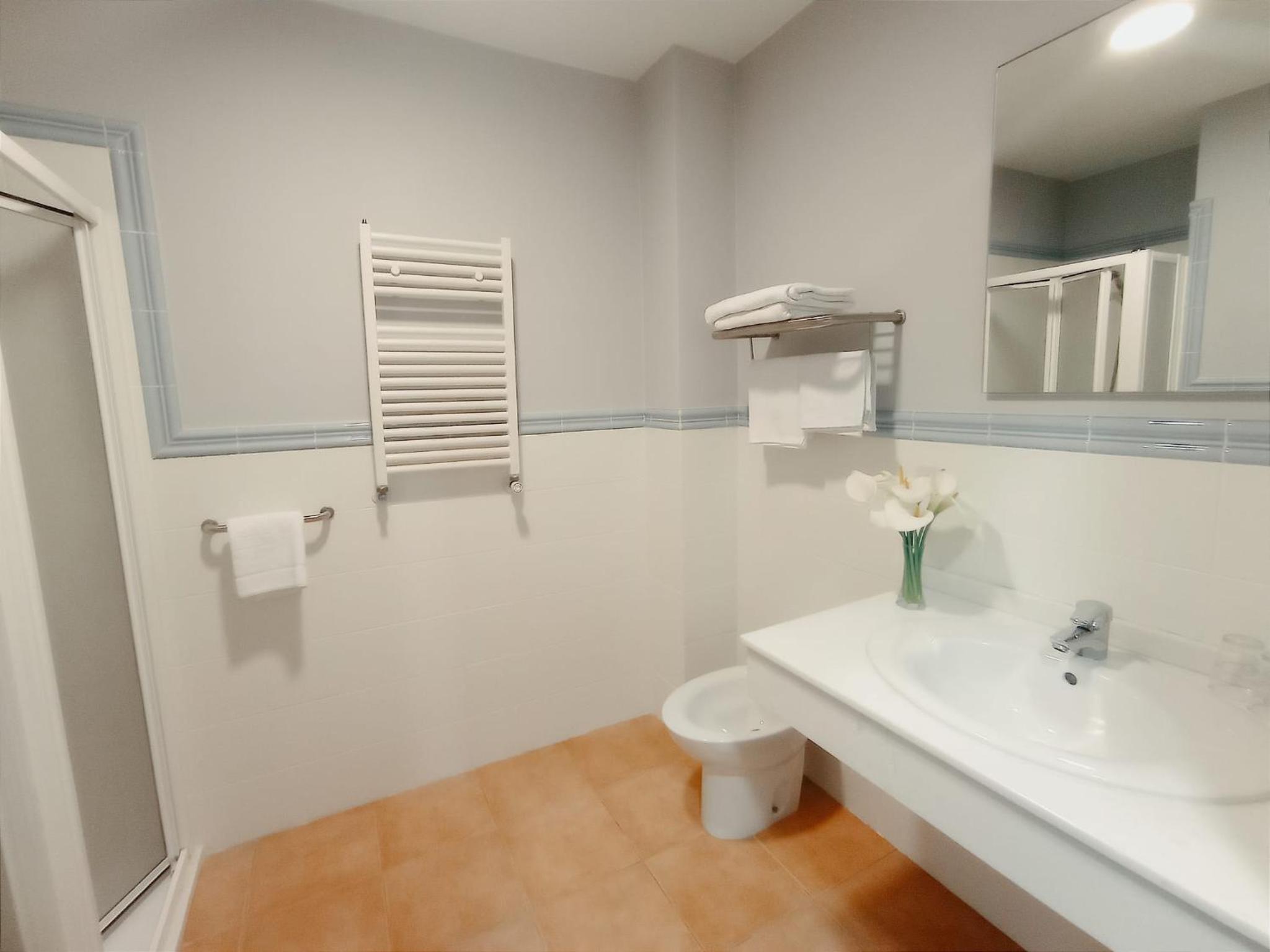 Standard Double Room - Photo 5