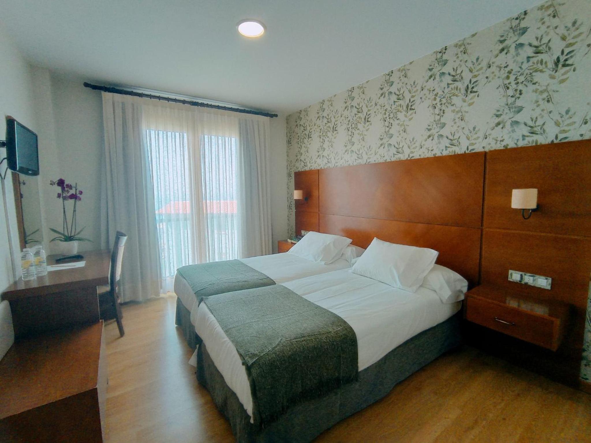 Standard Double Room - Photo 14