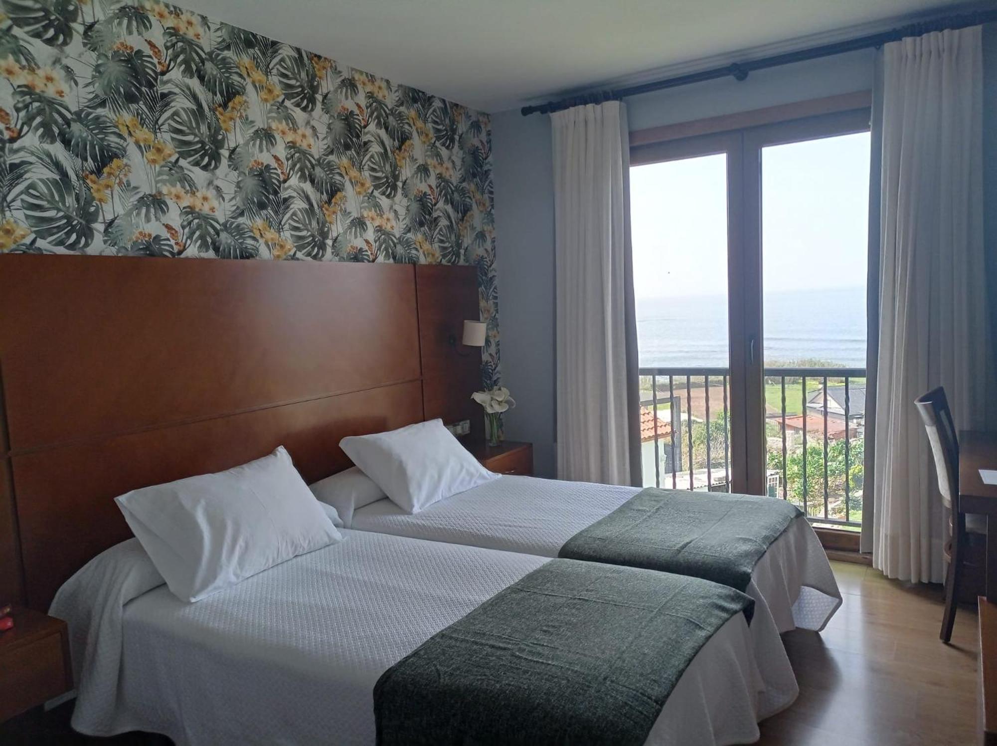 Standard Double Room - Photo 9