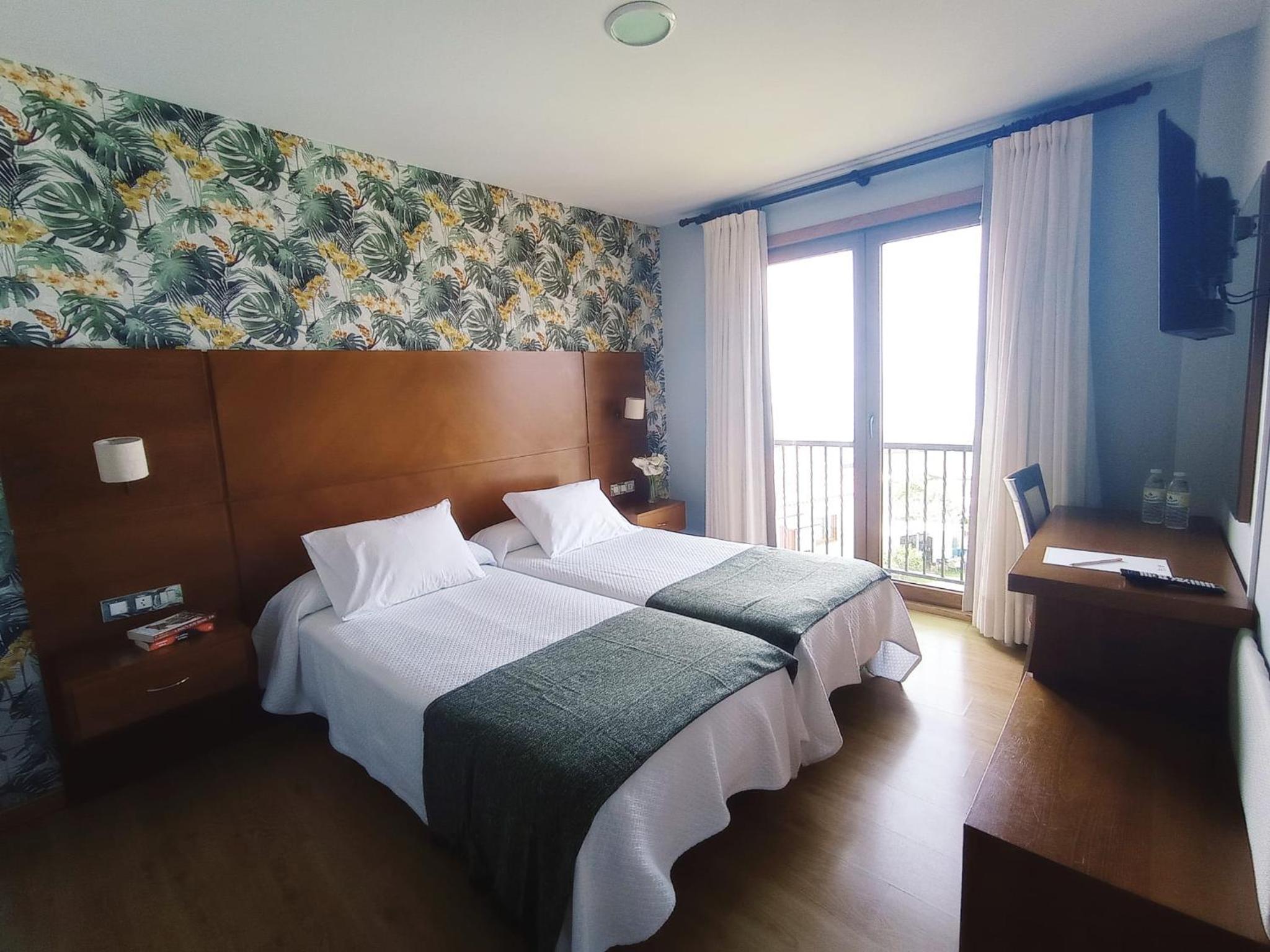Standard Double Room - Photo 7
