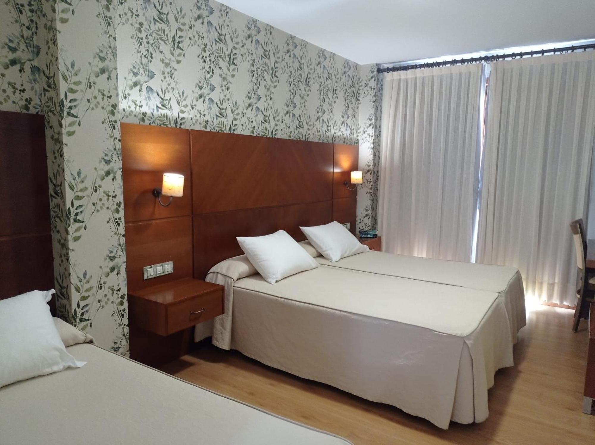 Triple Room with Private Bathroom