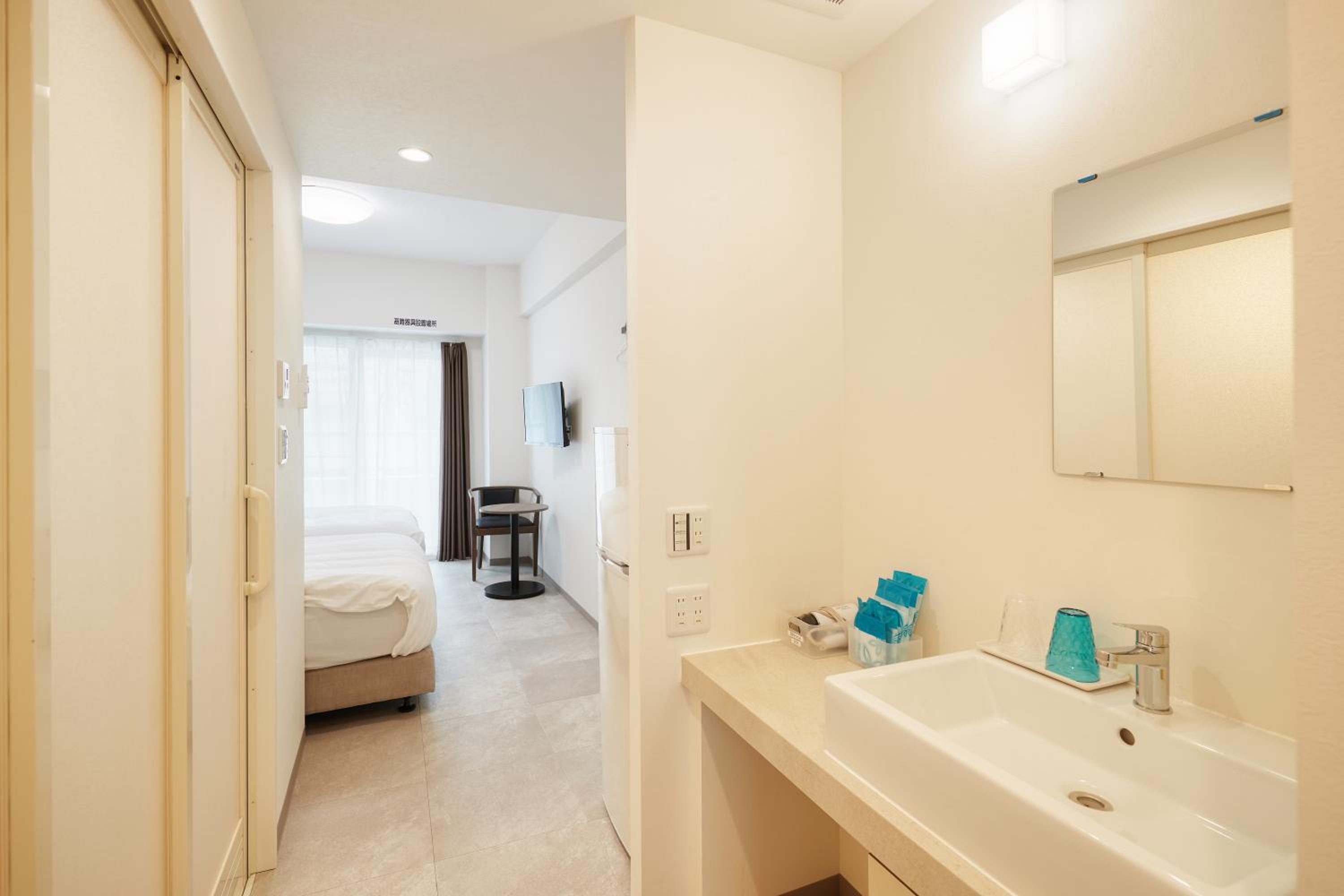 Twin Room - Photo 5