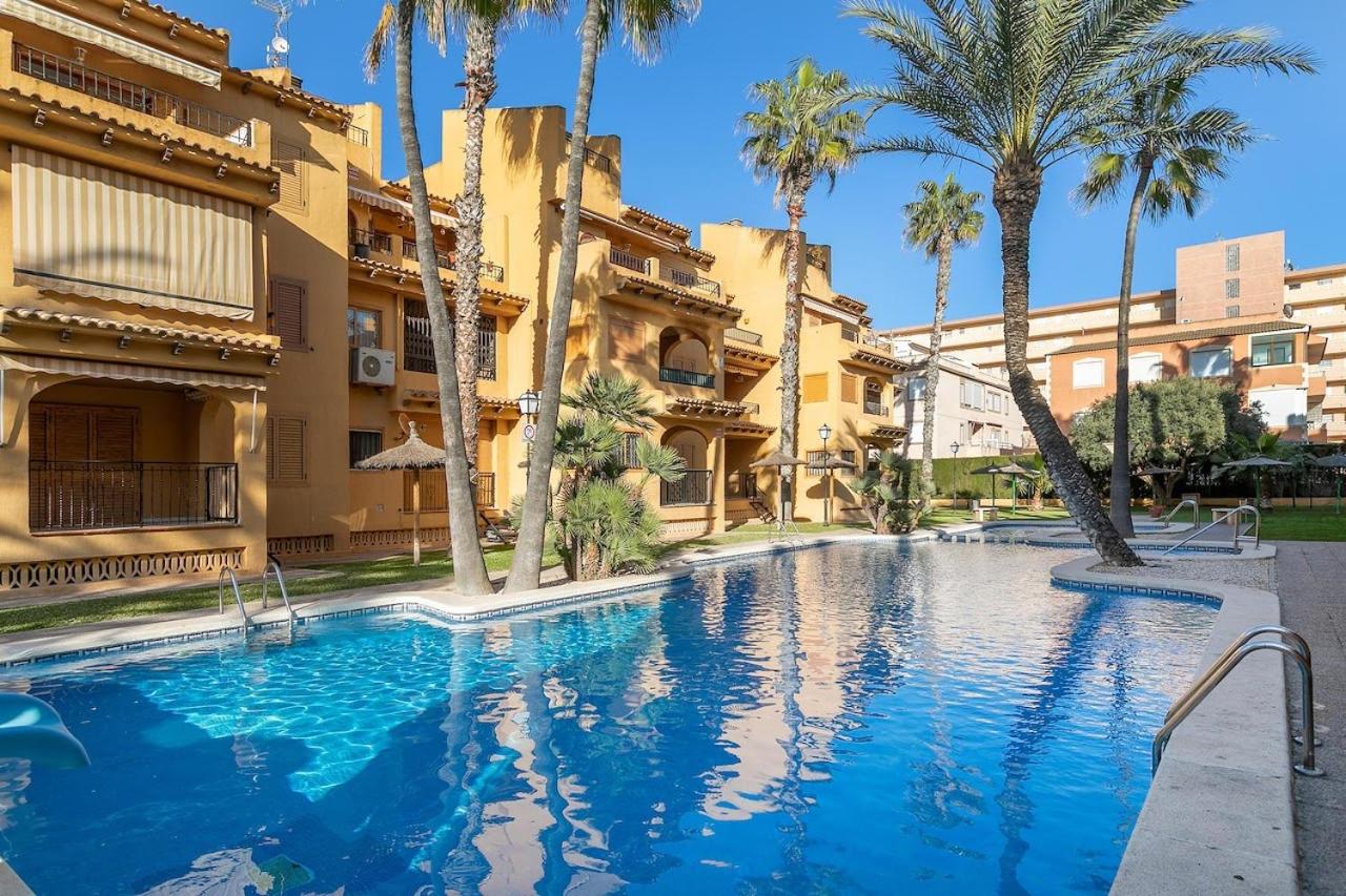 Apartment with Pool View  photo 2