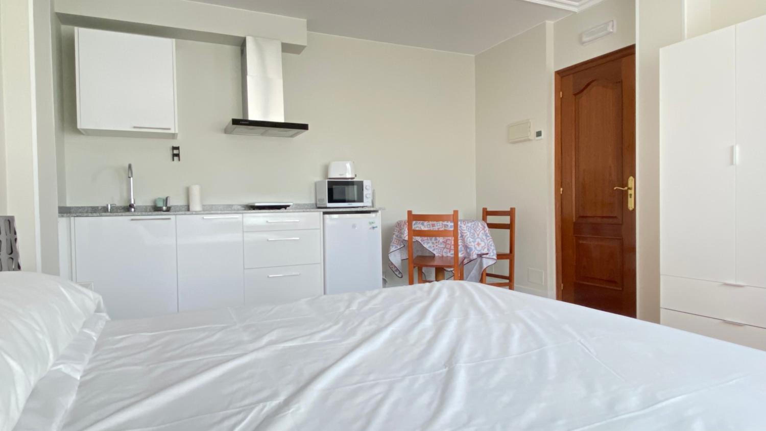 Studio Apartment - Photo 5