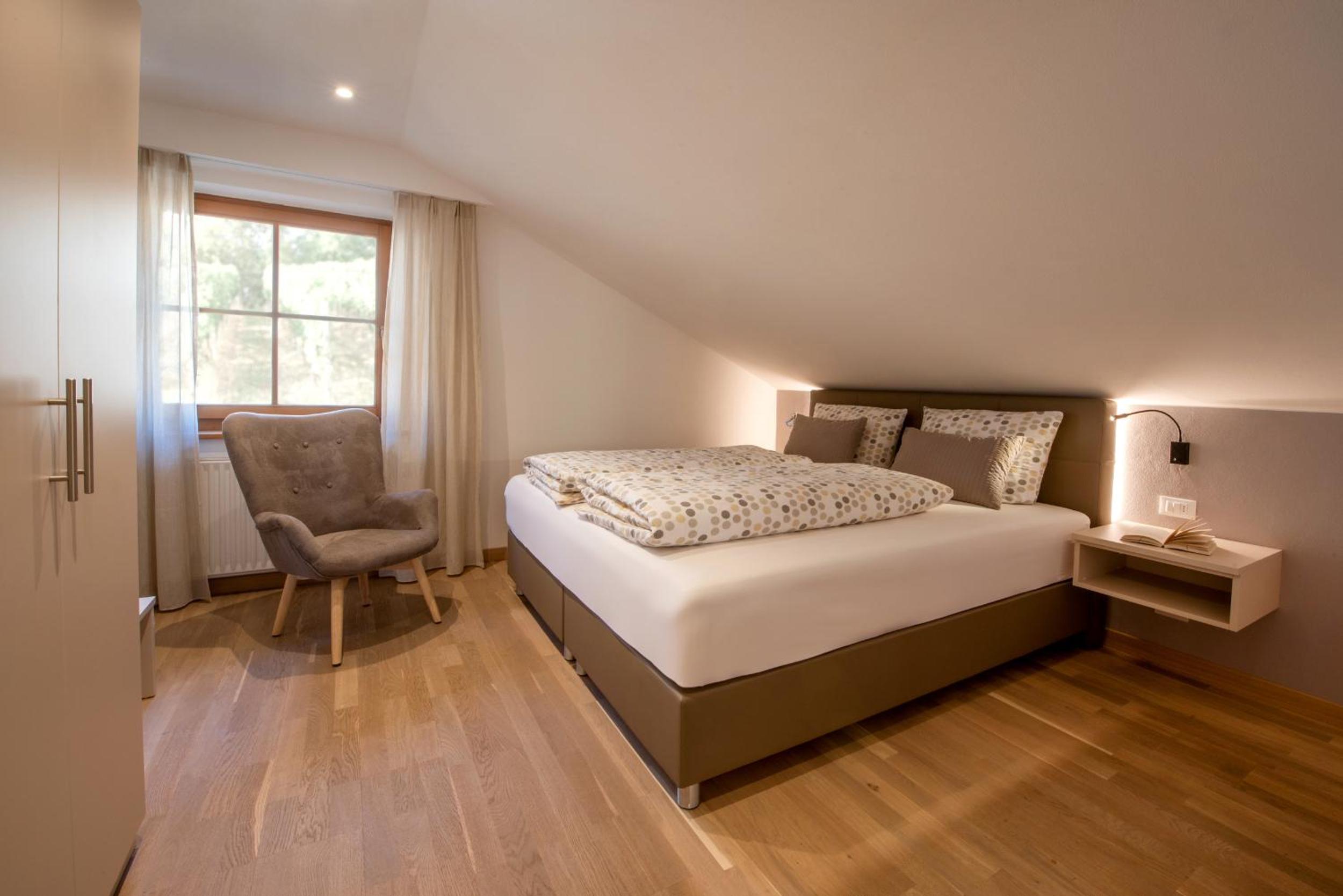 One-Bedroom Apartment with Balcony