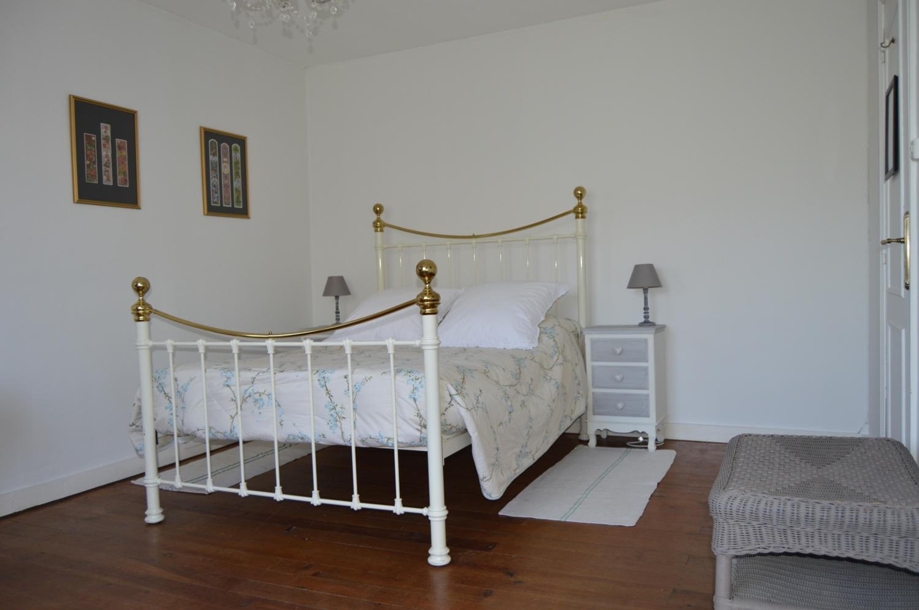 Family Room with Private Bathroom - Photo 1