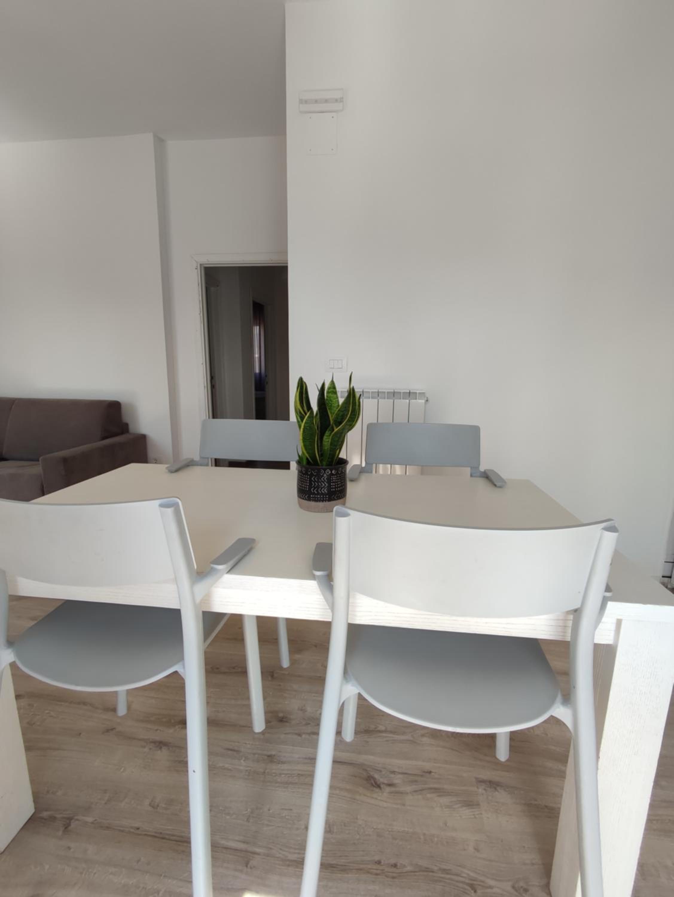 One-Bedroom Apartment - Photo 3