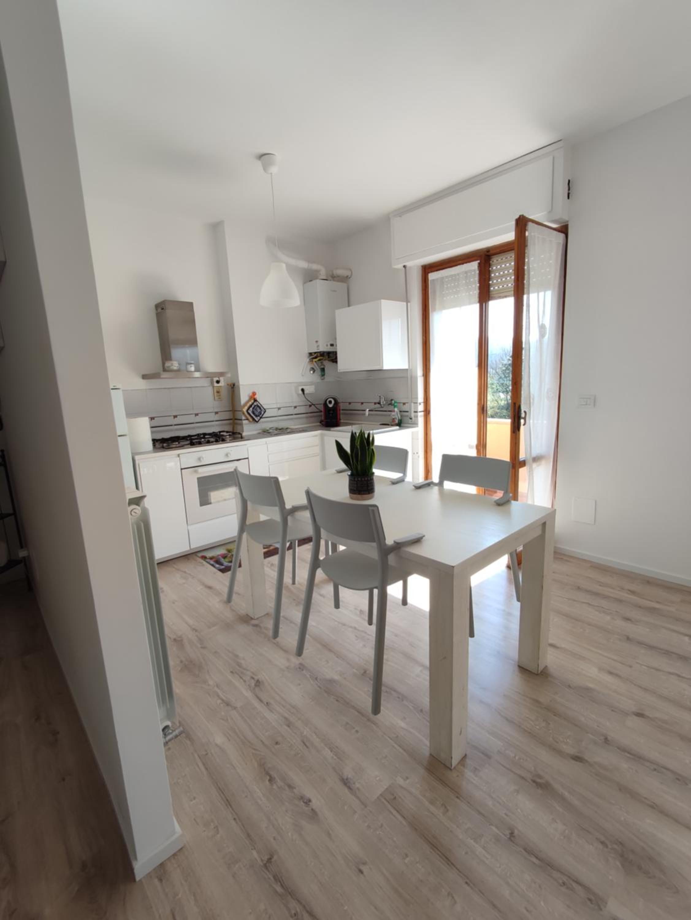 One-Bedroom Apartment - Photo 2