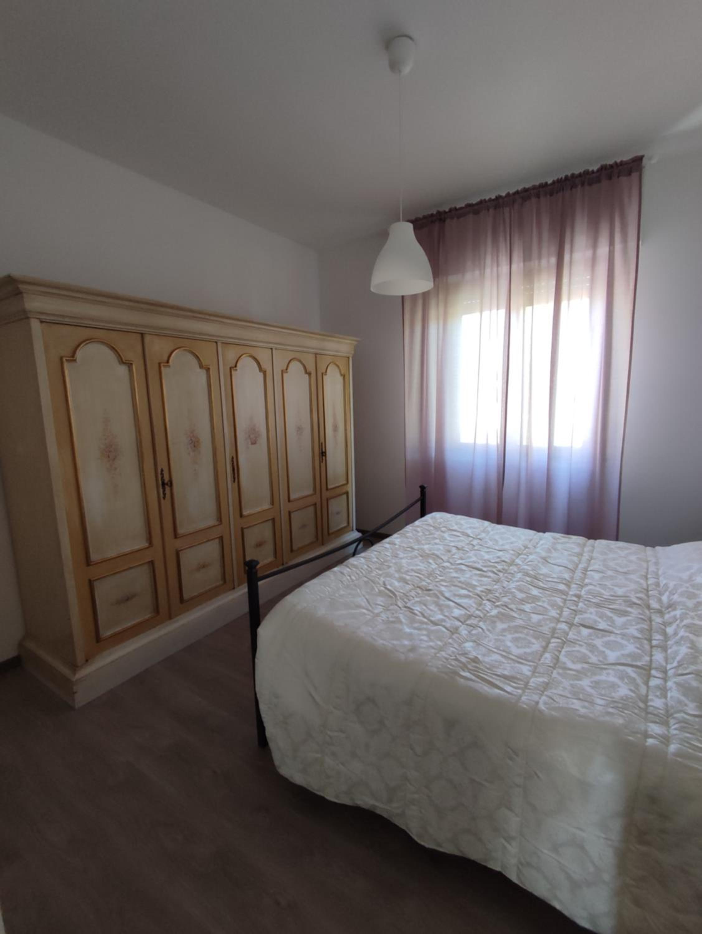 One-Bedroom Apartment - Photo 4