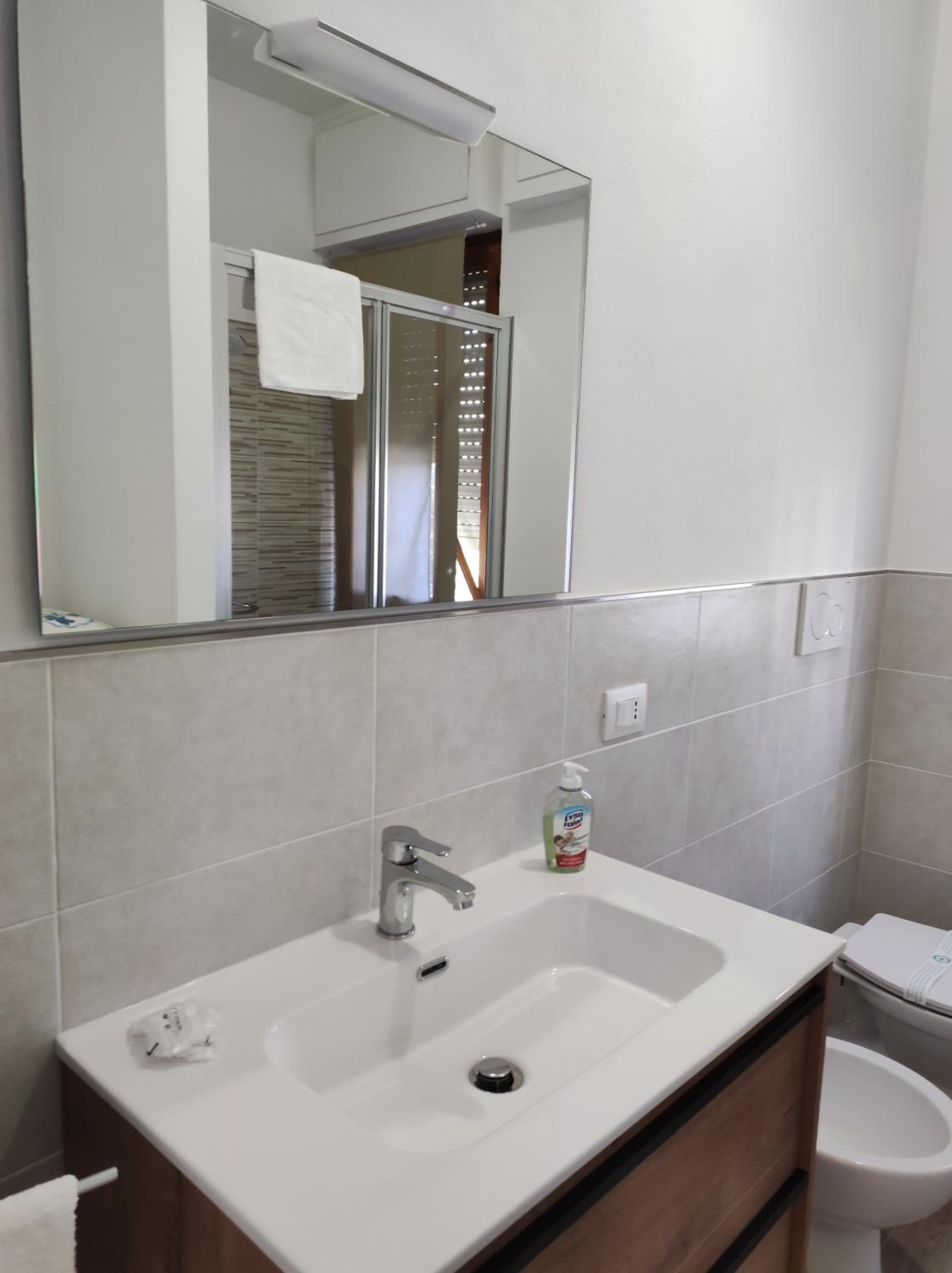 One-Bedroom Apartment - Photo 18