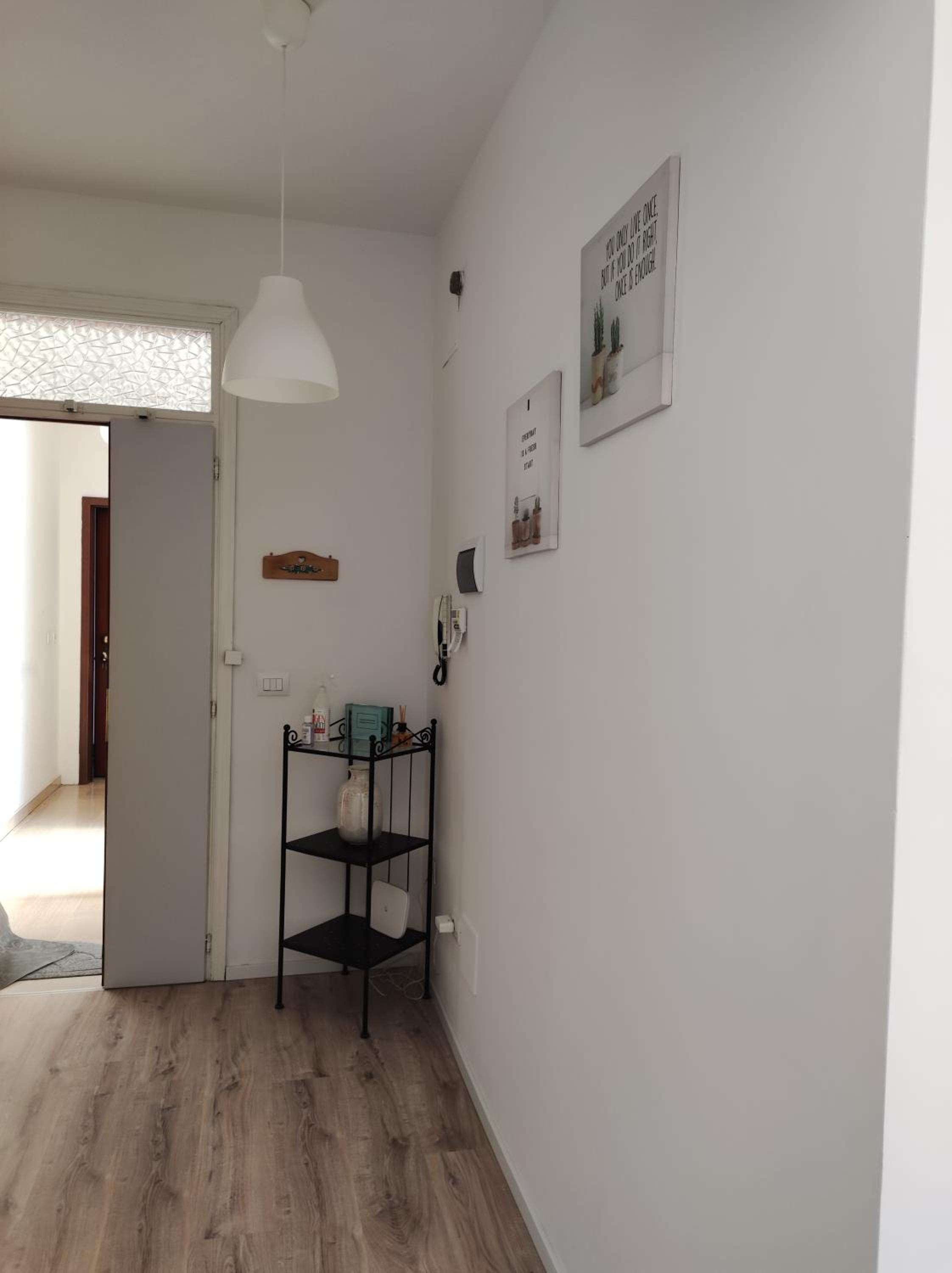 One-Bedroom Apartment - Photo 17