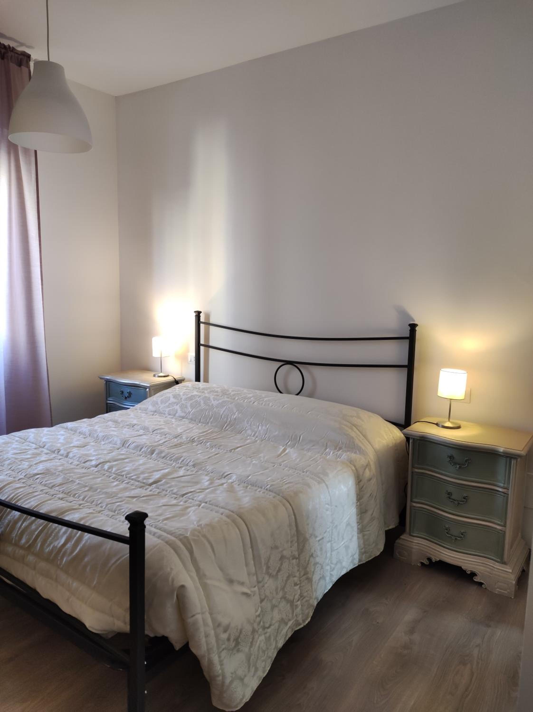 One-Bedroom Apartment - Photo 12