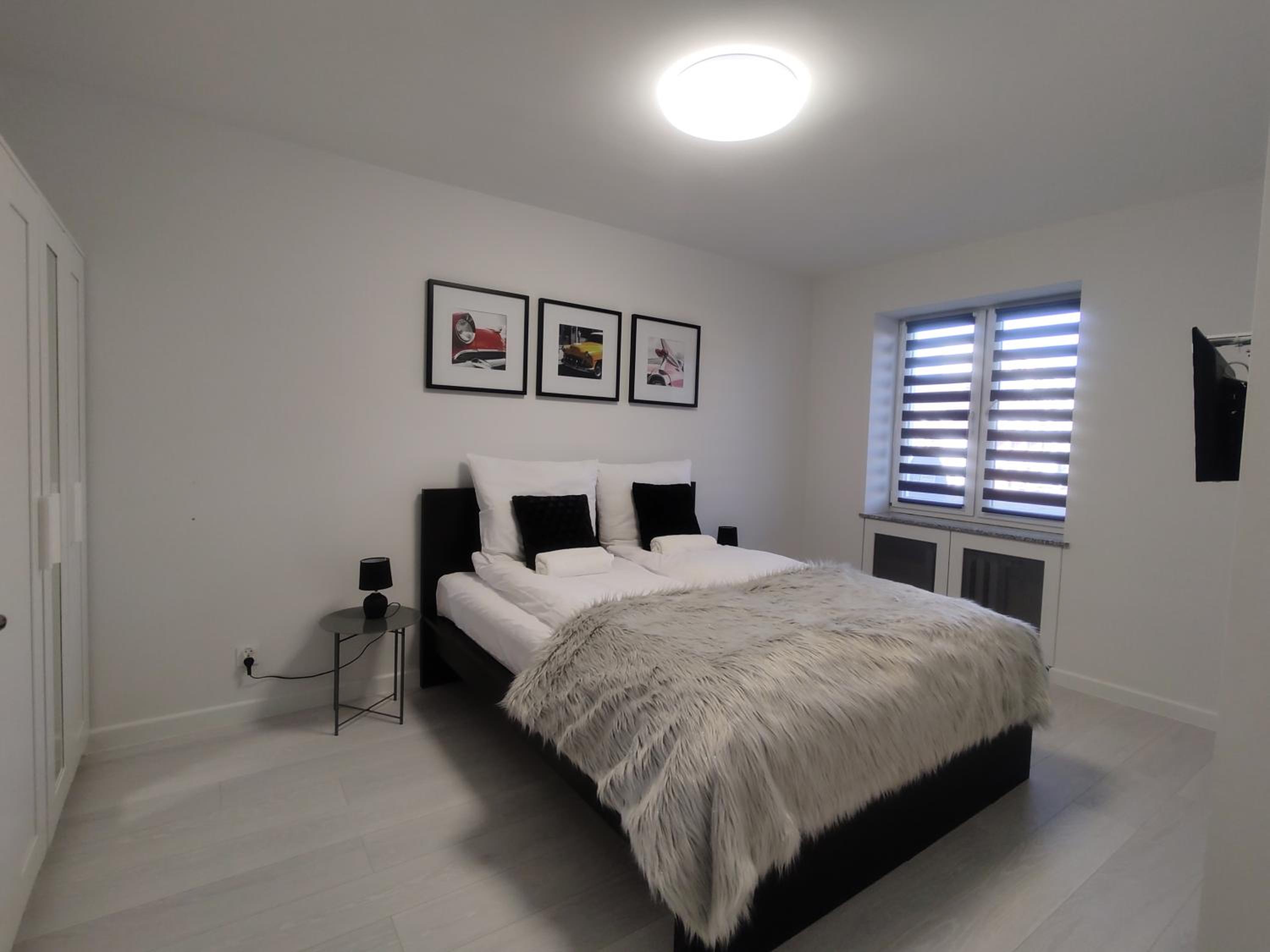 One-Bedroom Apartment - Photo 1