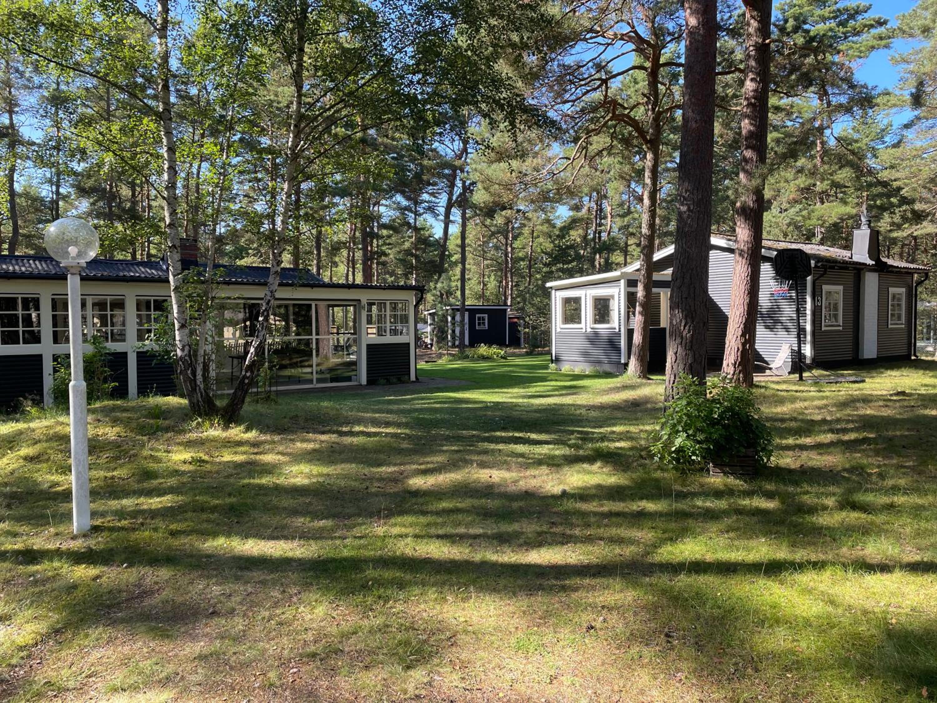 Five-Bedroom House photo 3
