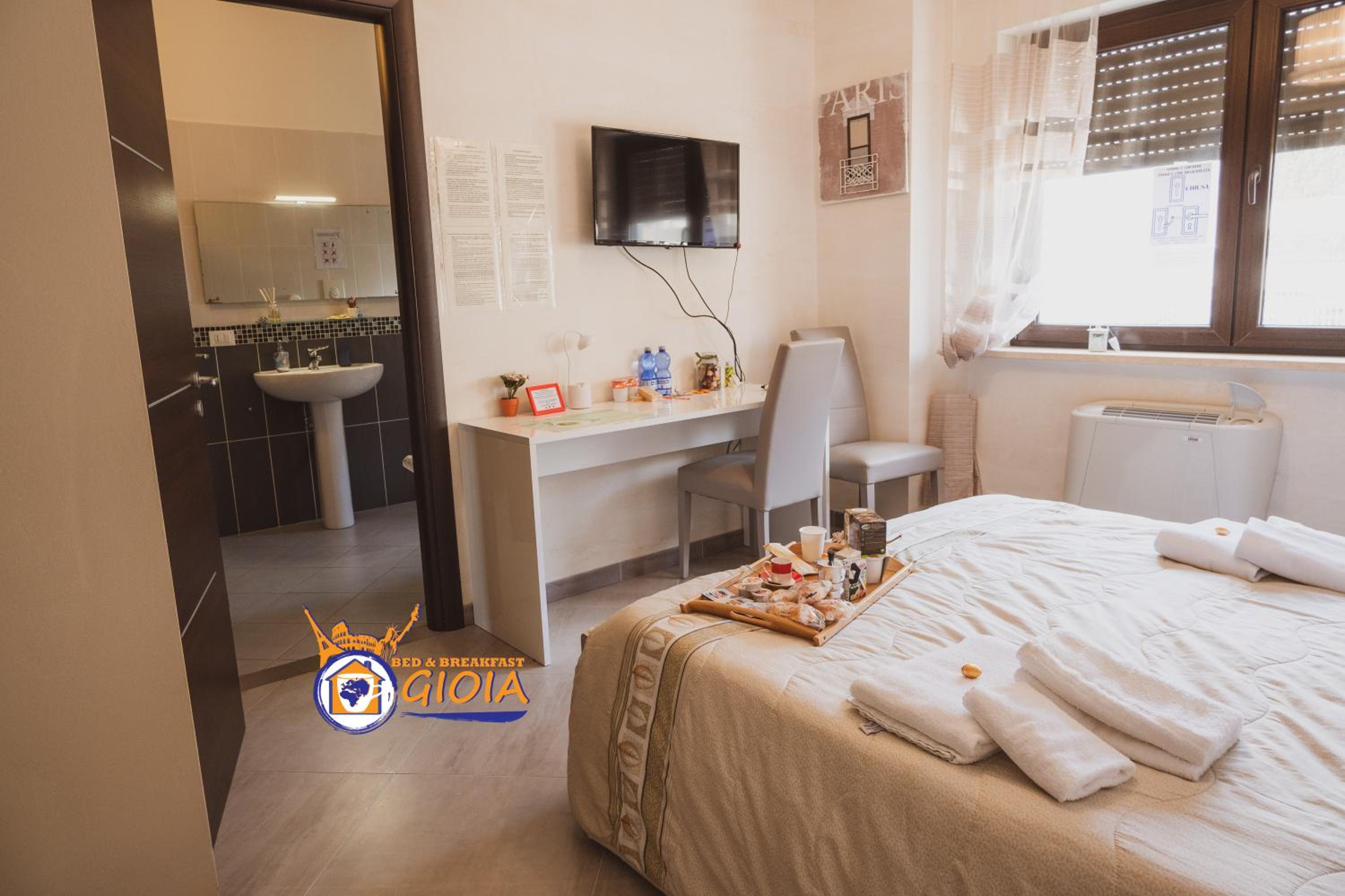 Double Room With Private Bathroom photo 3
