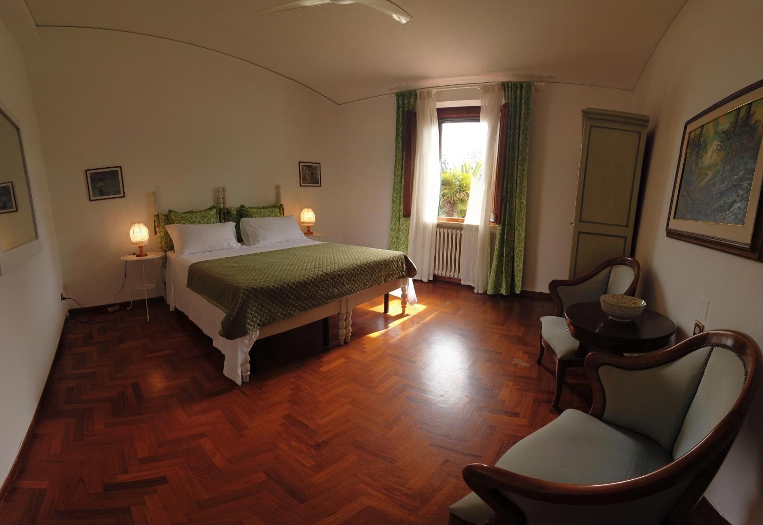 Double Room with Private Bathroom photo 2