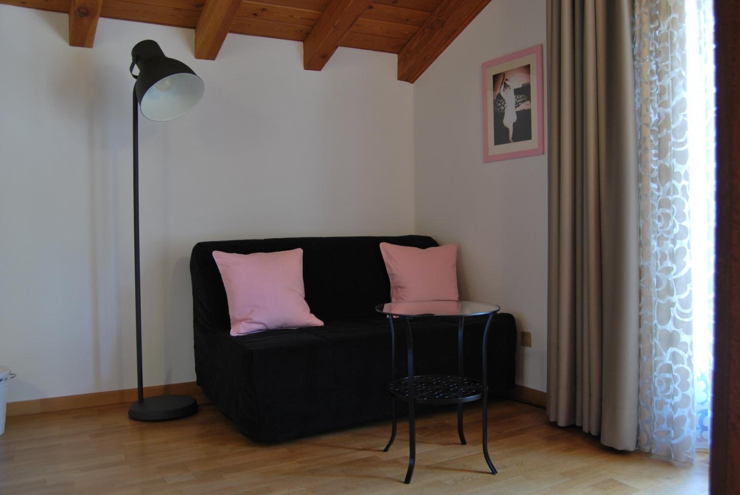 Family Room with Mountain View photo 2