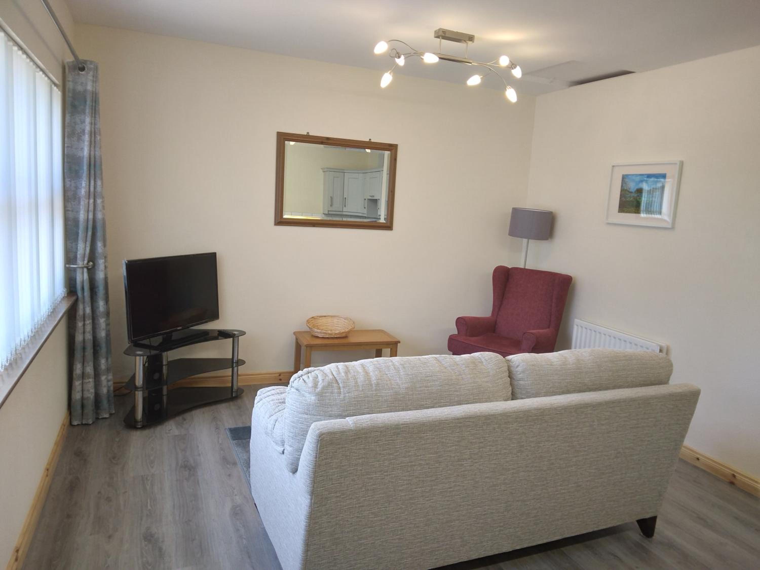 One-Bedroom Apartment - Photo 5
