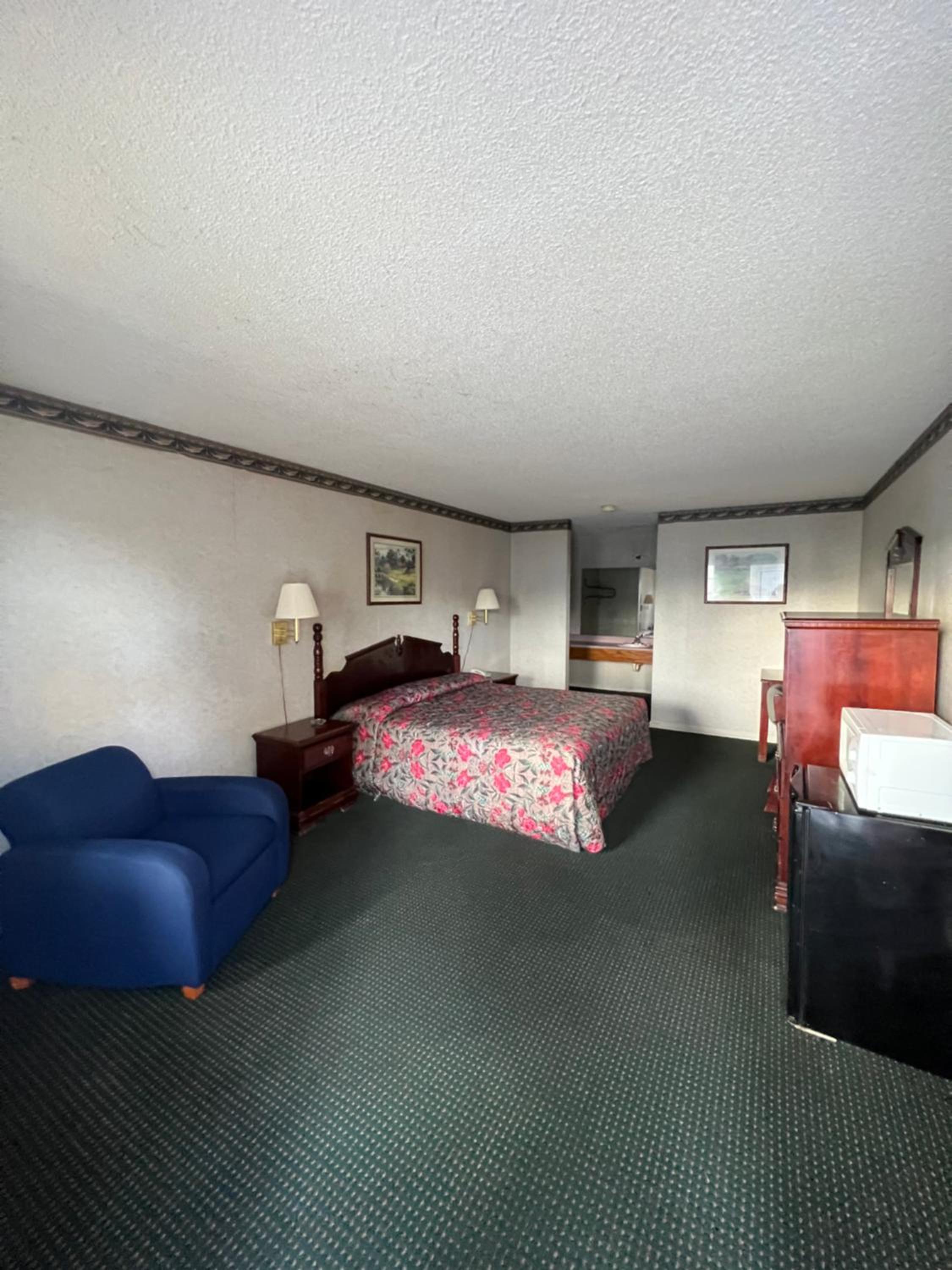Standard King Room photo 2