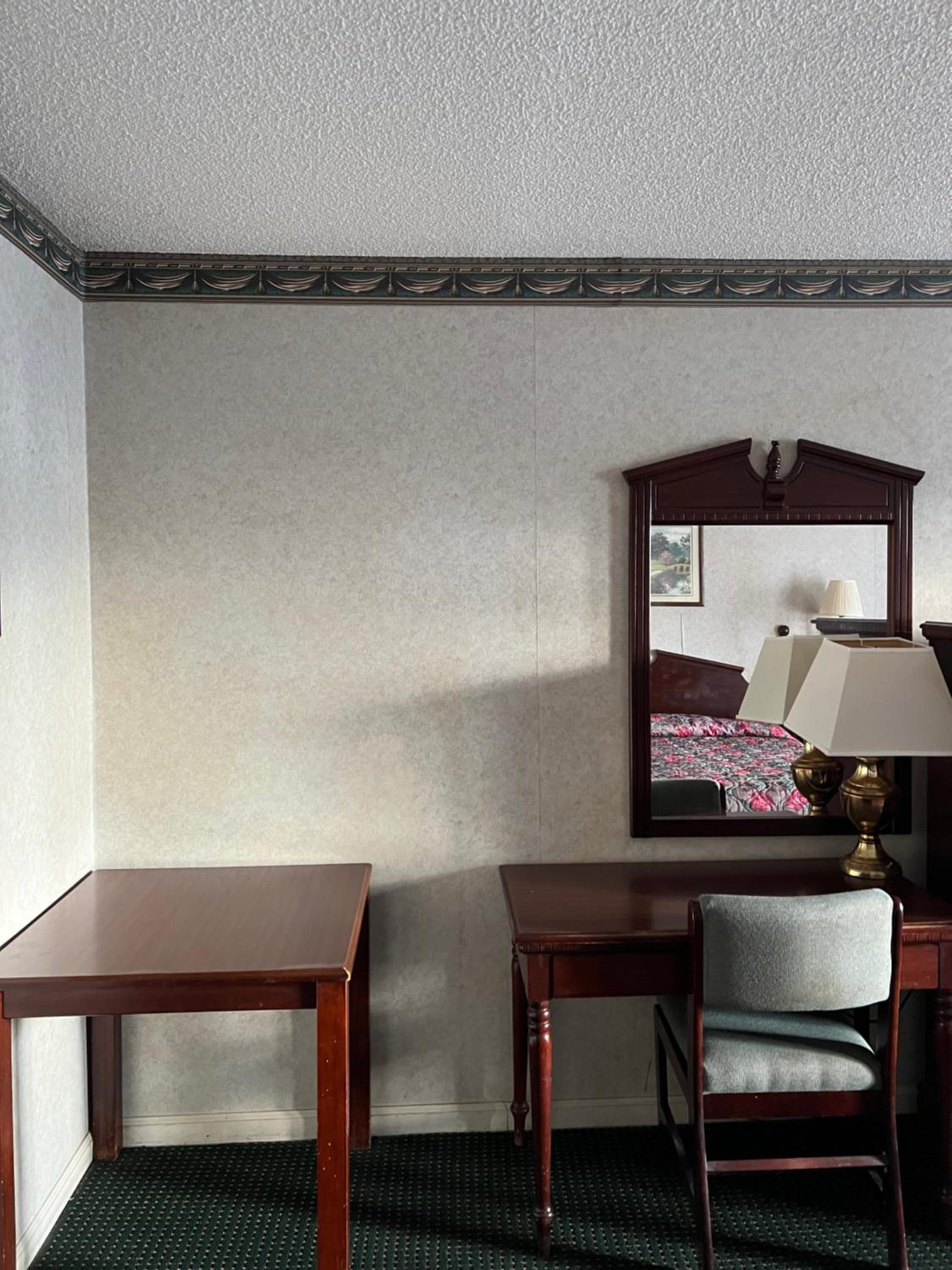 Standard King Room photo 3