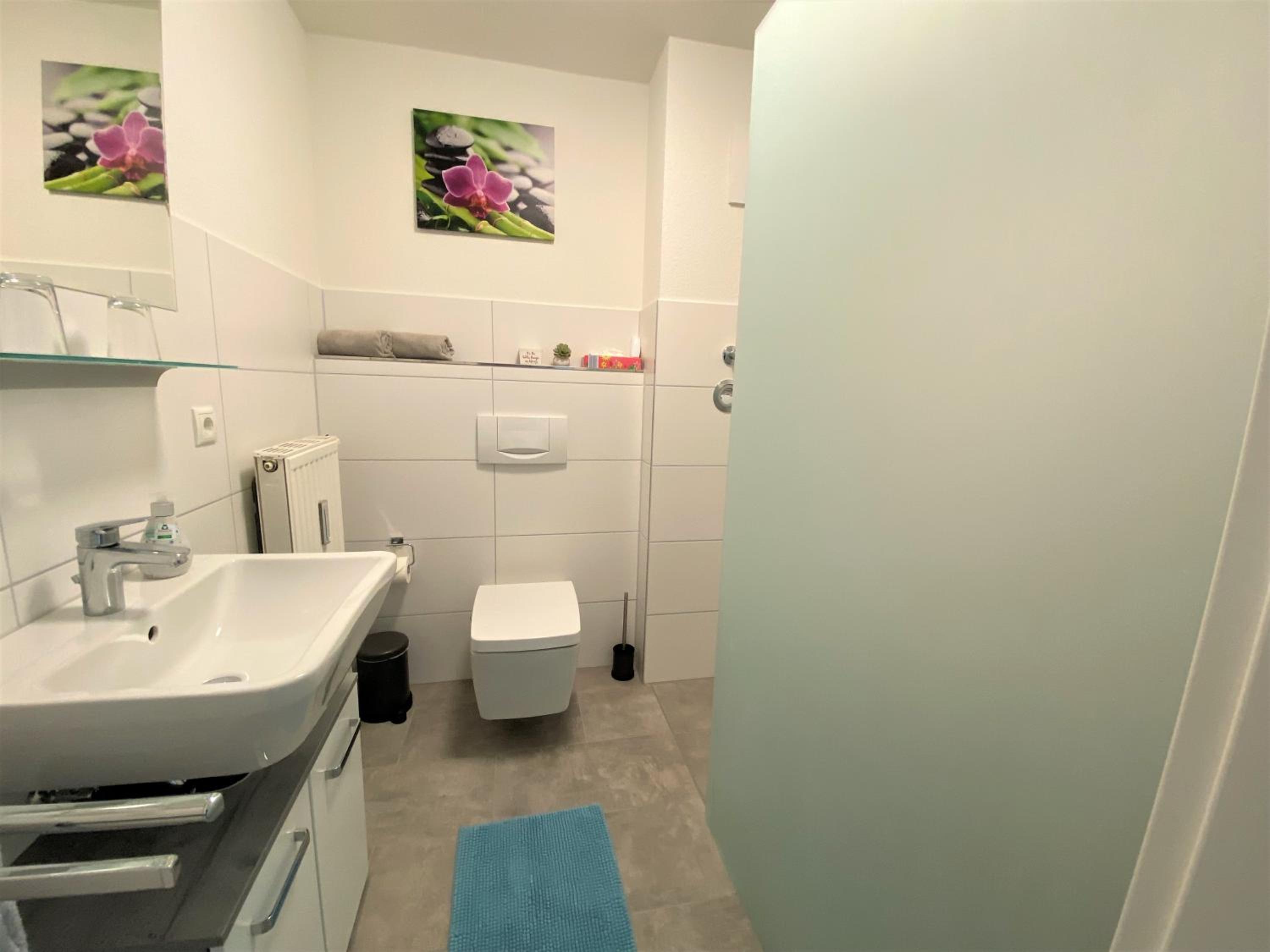 Two-Bedroom Apartment - Photo 2
