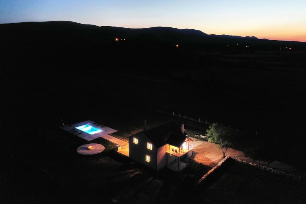 Villa with Private Pool - Photo 3