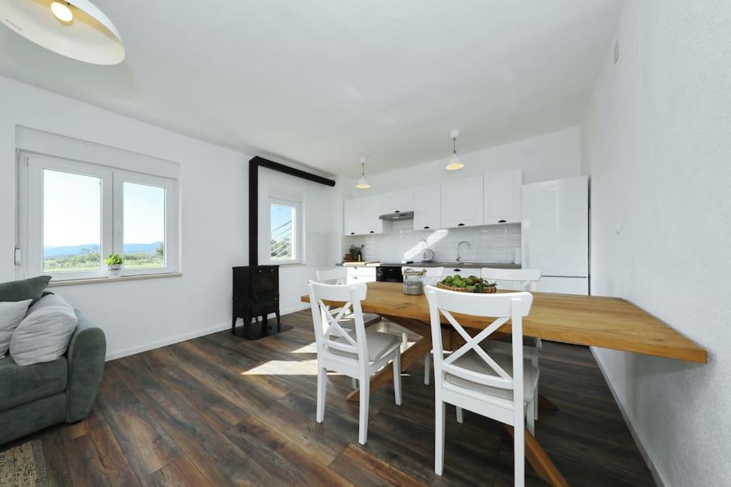 Villa with Private Pool - Photo 13