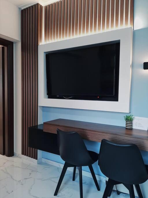 One-Bedroom Apartment - Photo 3